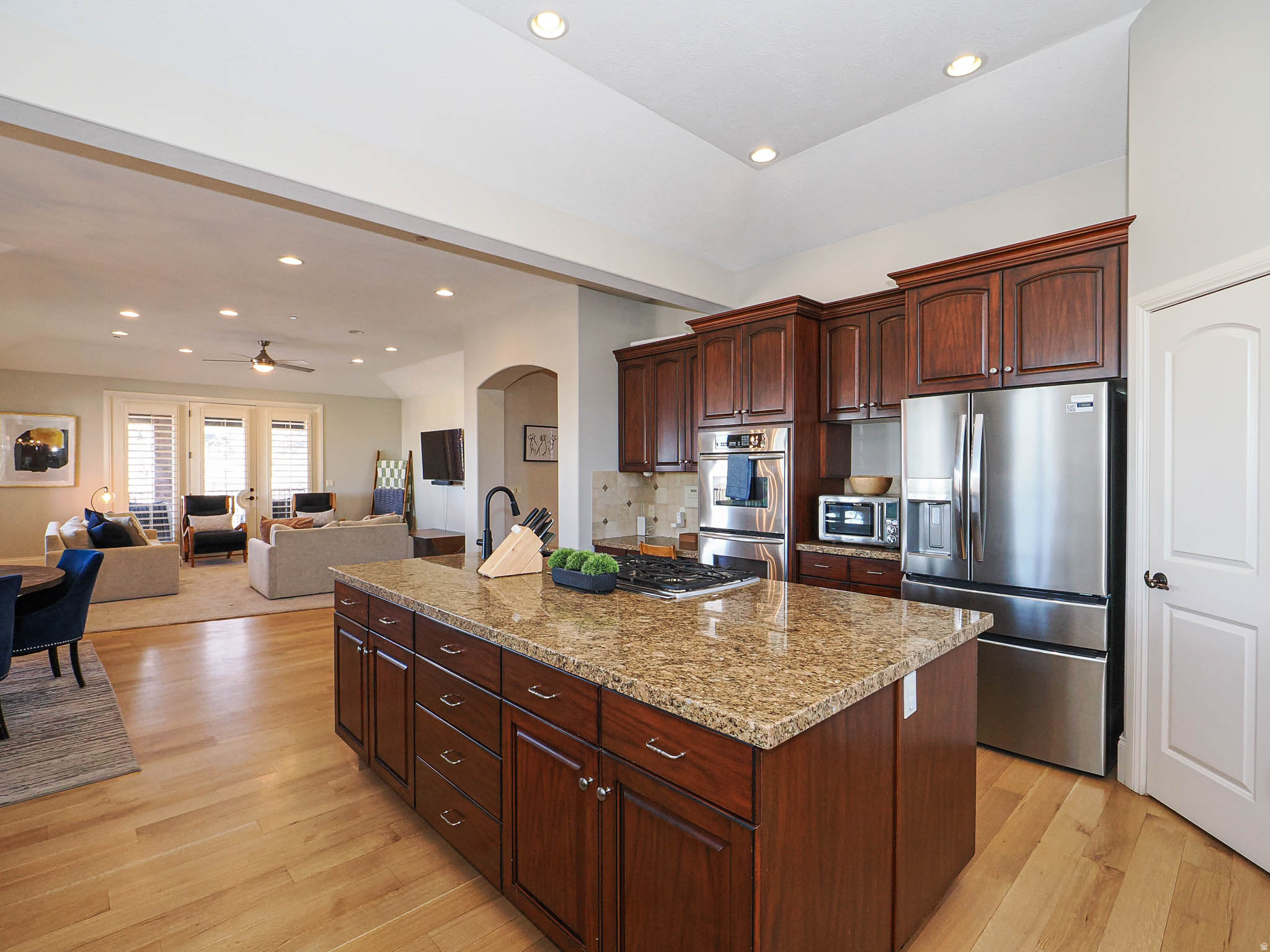 EAGLEWOOD COVE SUB - Residential