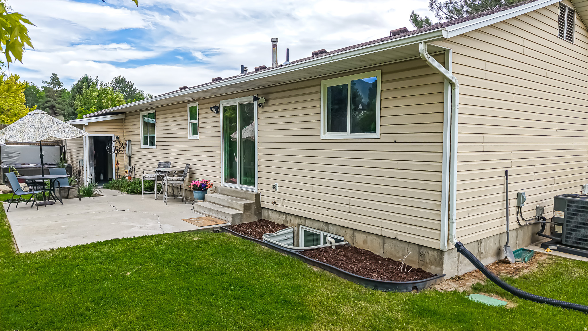 QUAIL HOLLOW - Residential