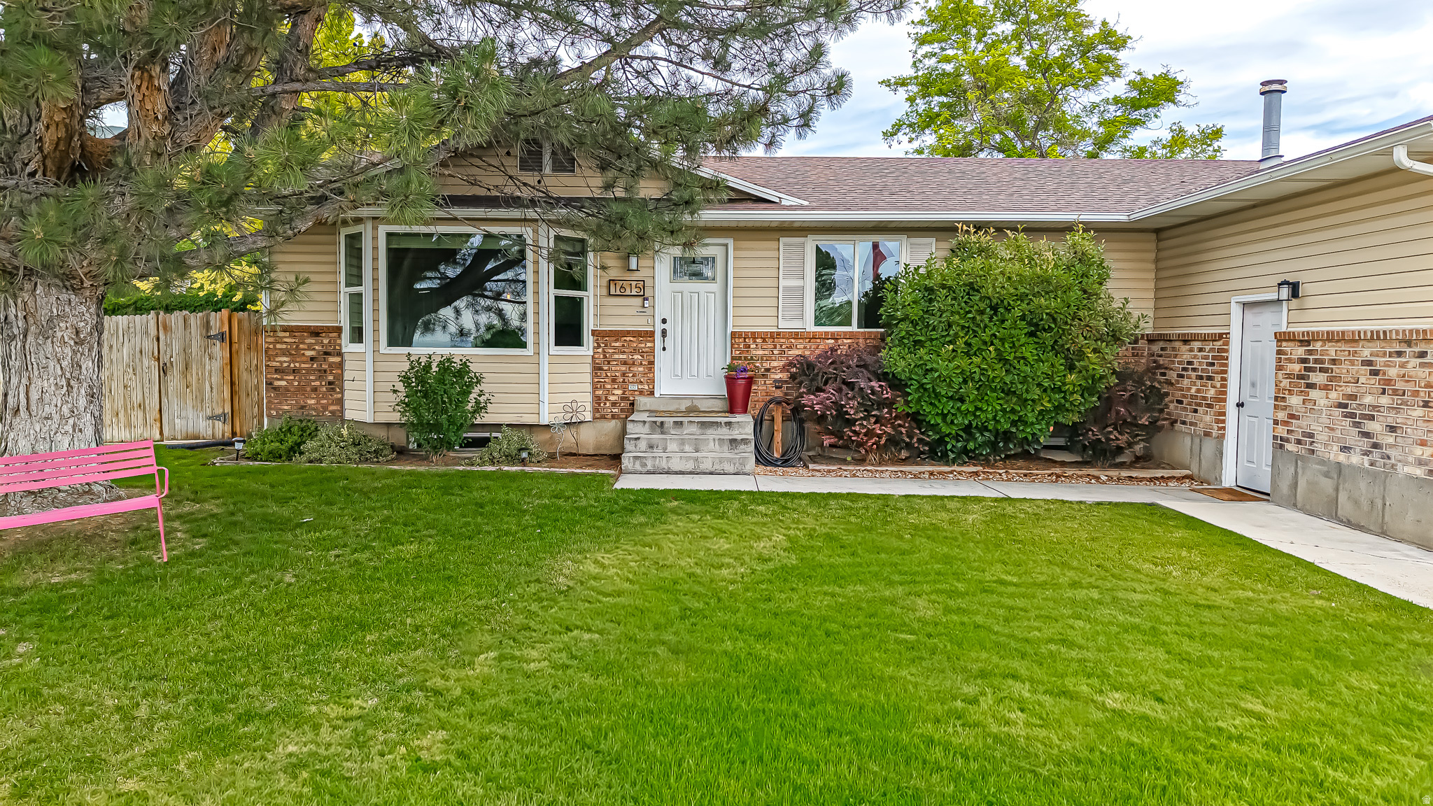 QUAIL HOLLOW - Residential
