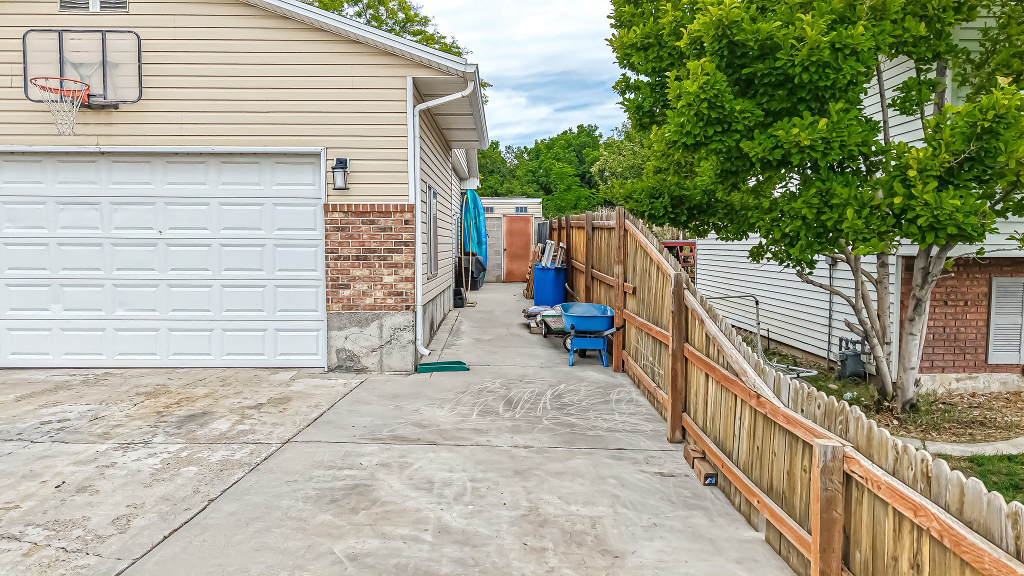 QUAIL HOLLOW - Residential