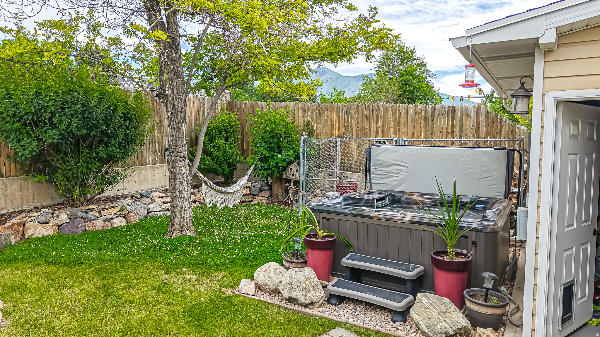 QUAIL HOLLOW - Residential