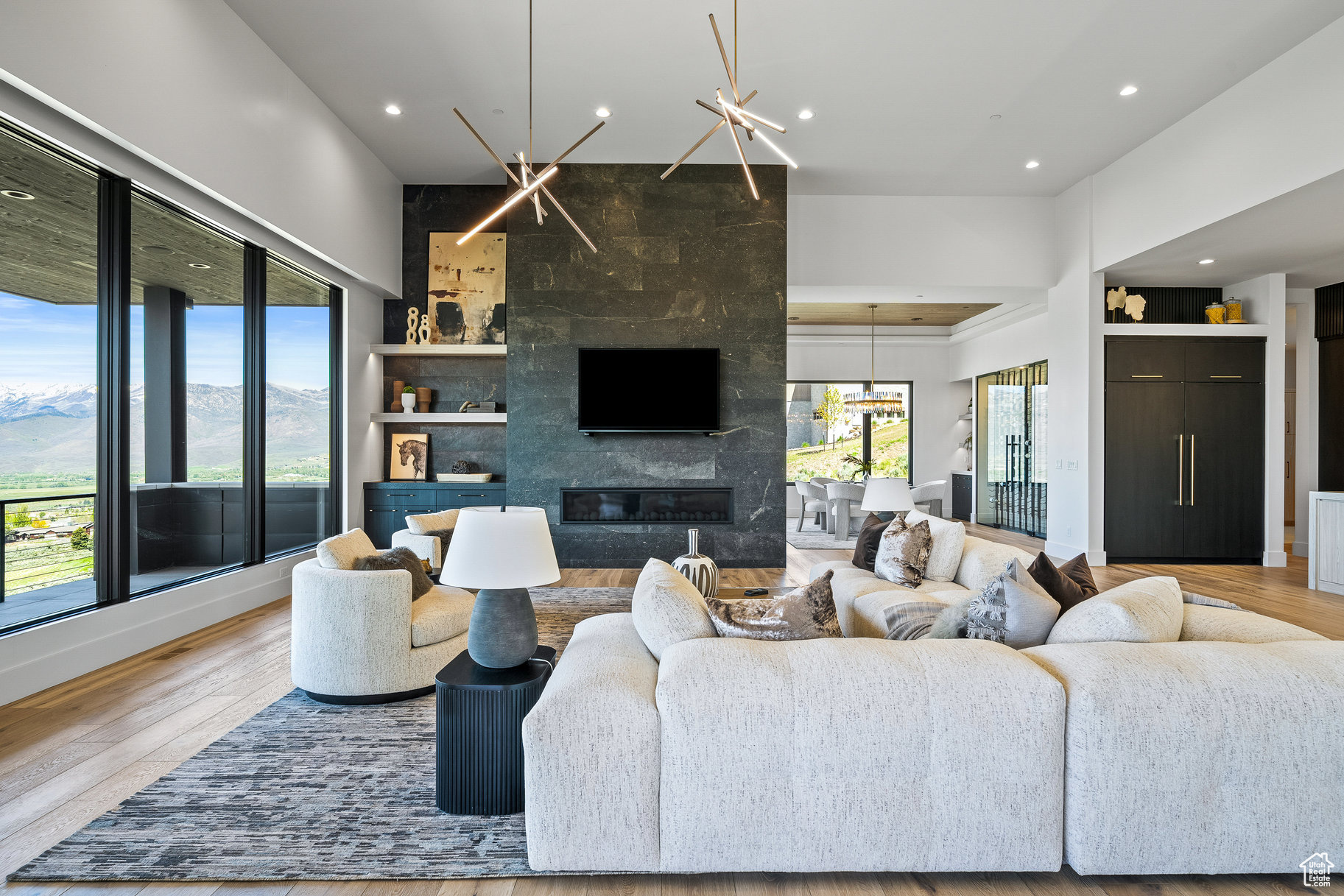 RED LEDGES - Residential