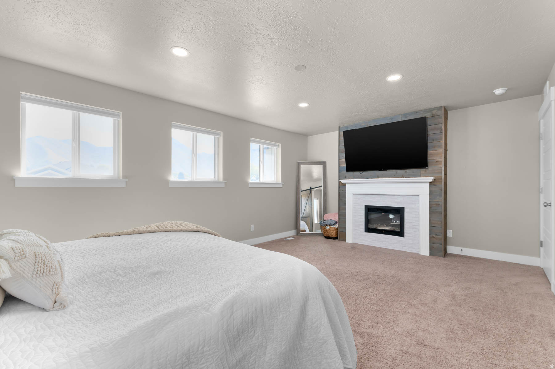 WOODLAND VIEW - Residential