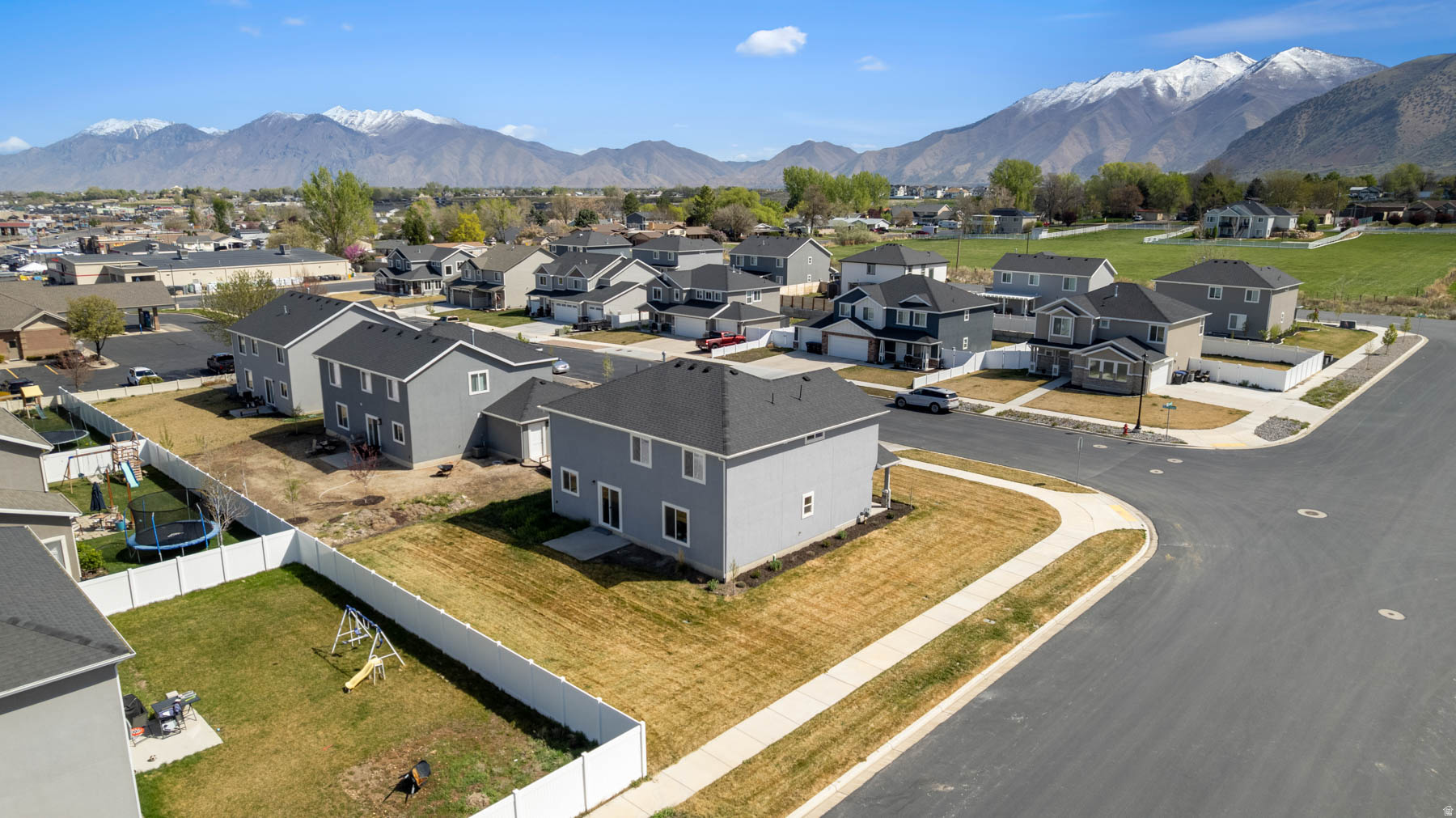 WOODLAND VIEW - Residential