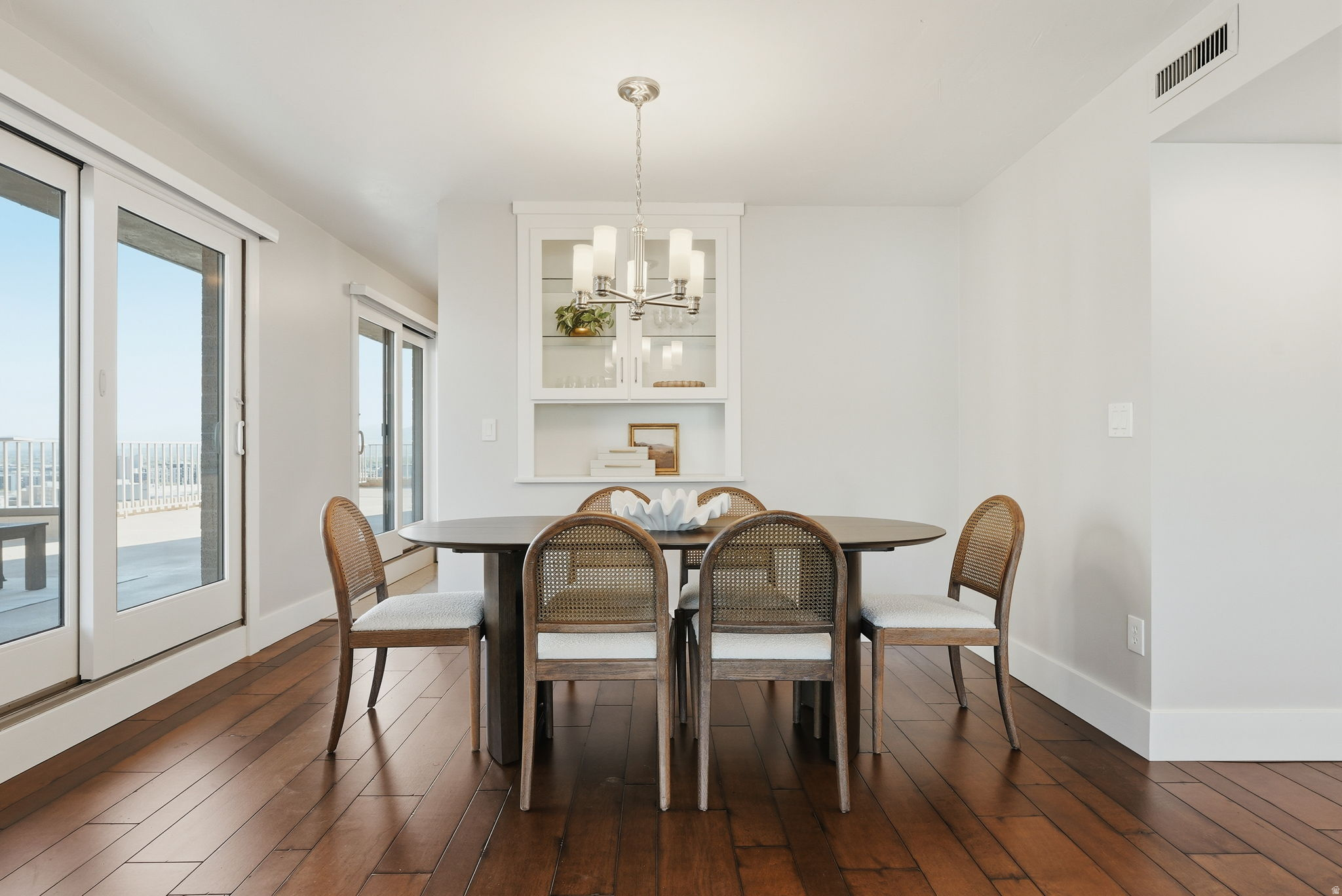 TREVI TOWERS CONDM - Residential