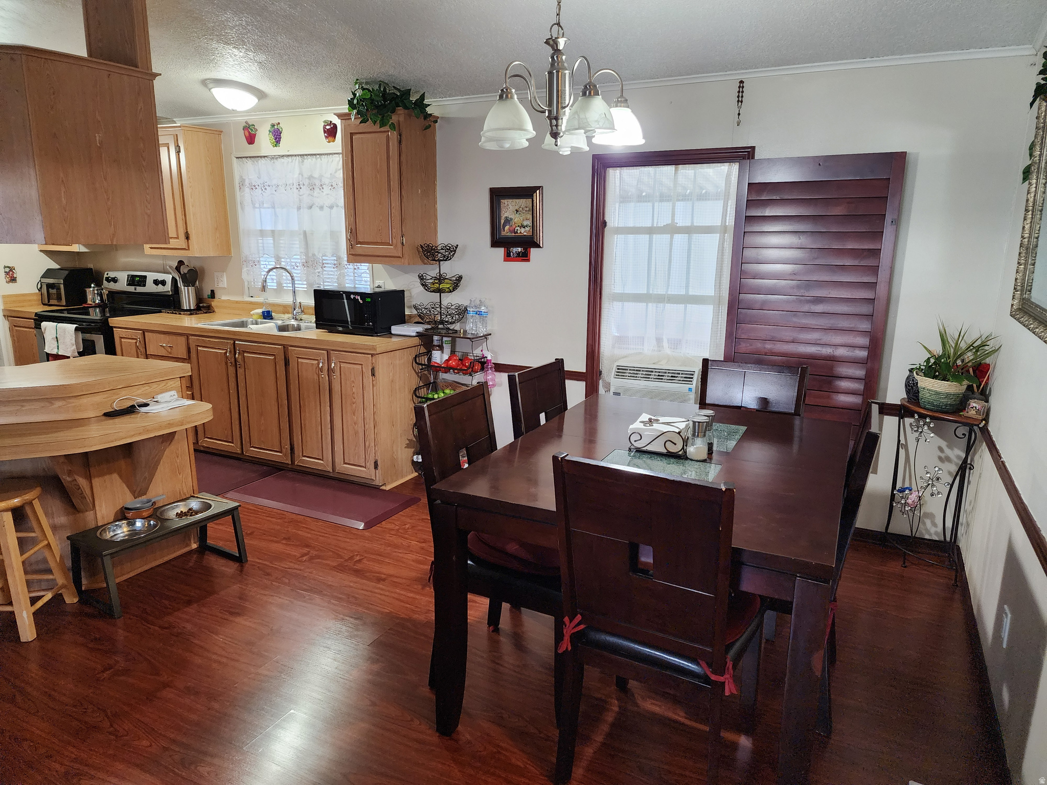 MEADOWBROOK VILLAGE - Residential