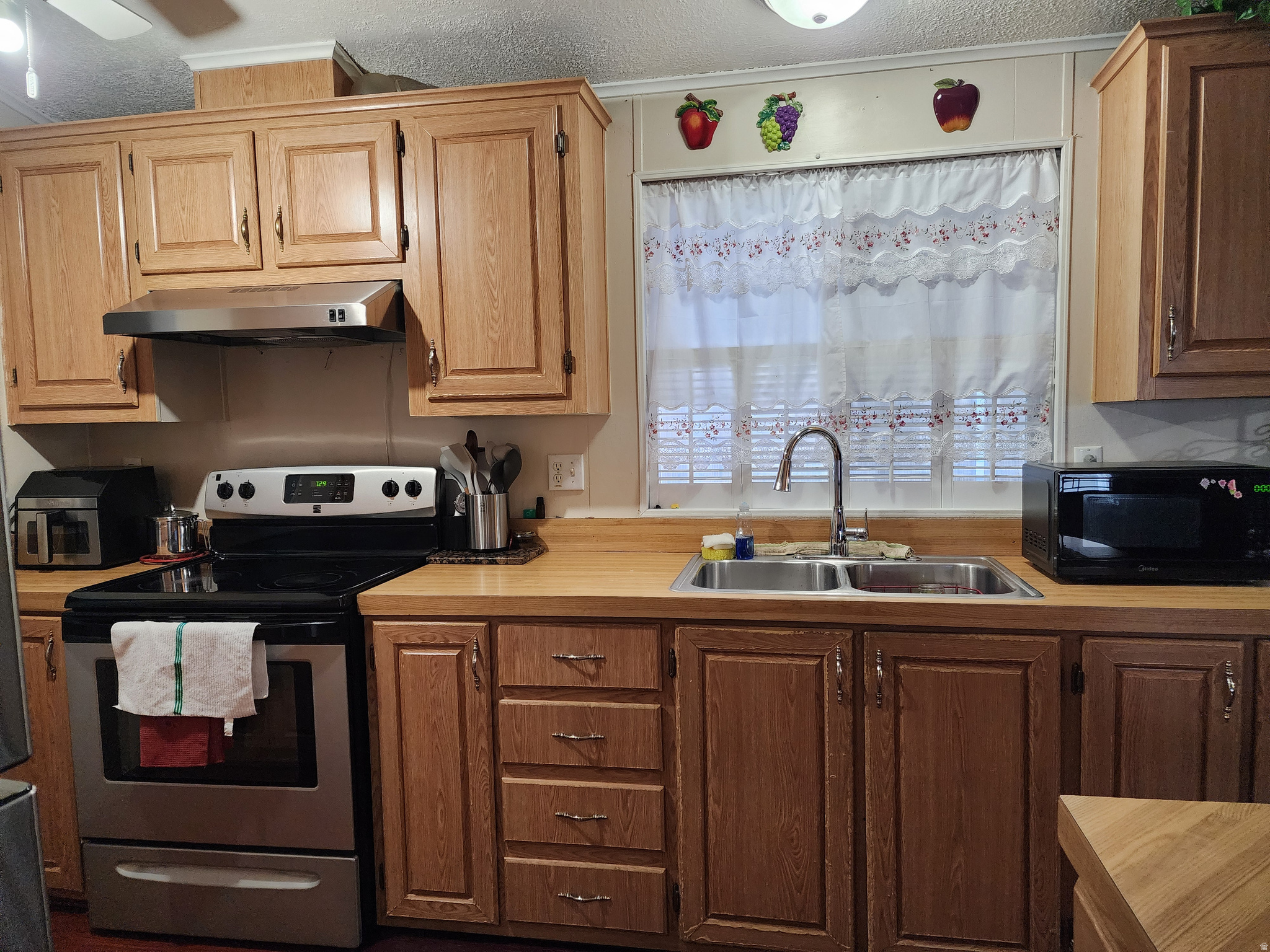 MEADOWBROOK VILLAGE - Residential