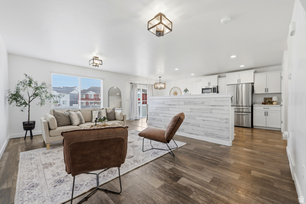 ENCORE AT MILLER CORSSING - Residential