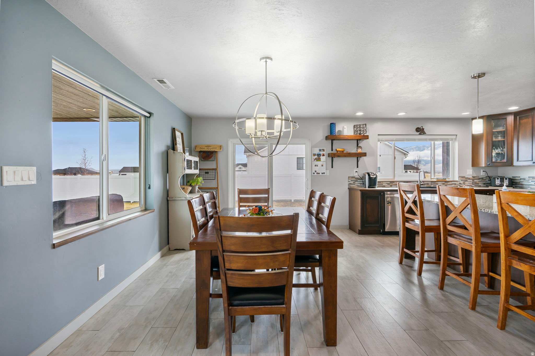 NORTH MEADOW - Residential