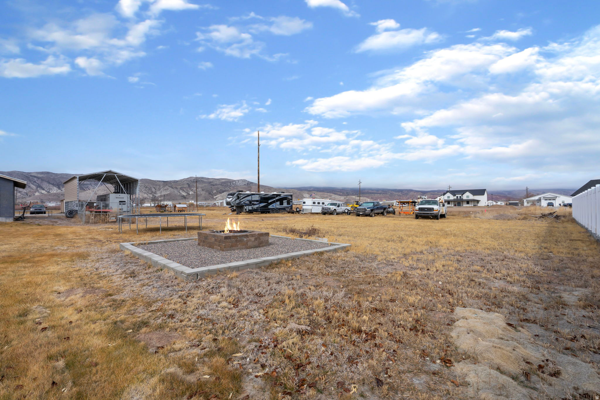 NORTH MEADOW - Residential