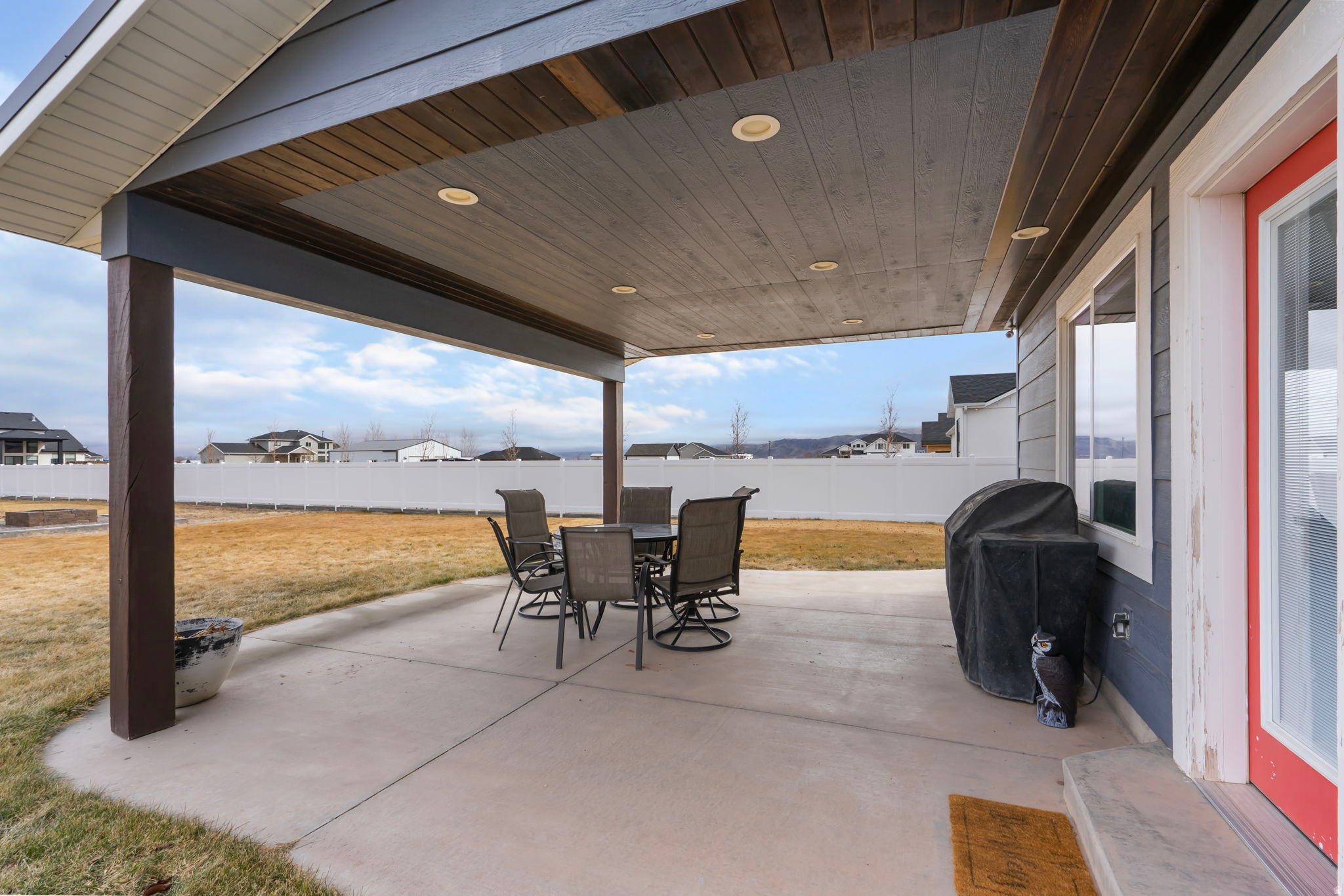 NORTH MEADOW - Residential