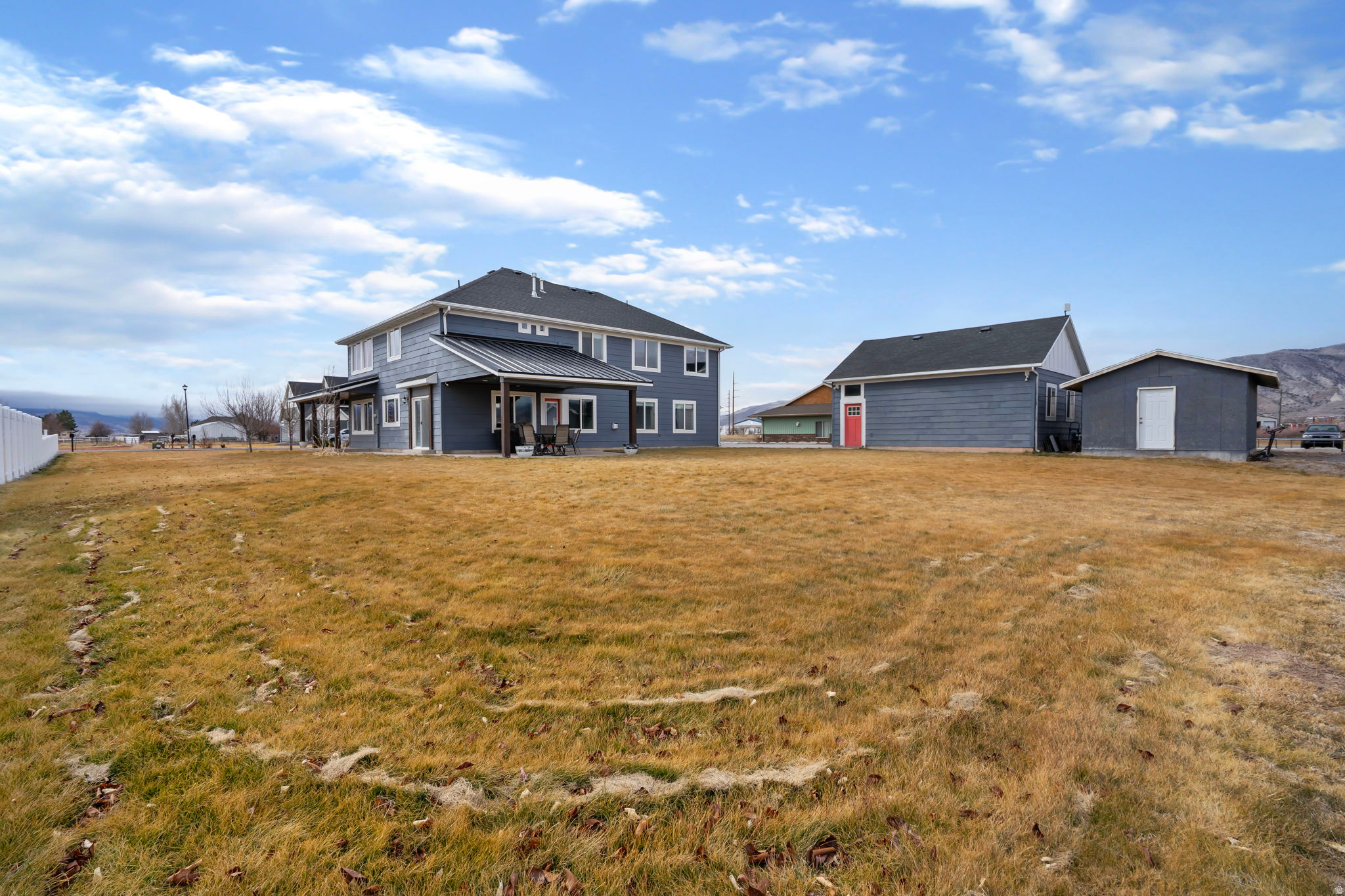 NORTH MEADOW - Residential