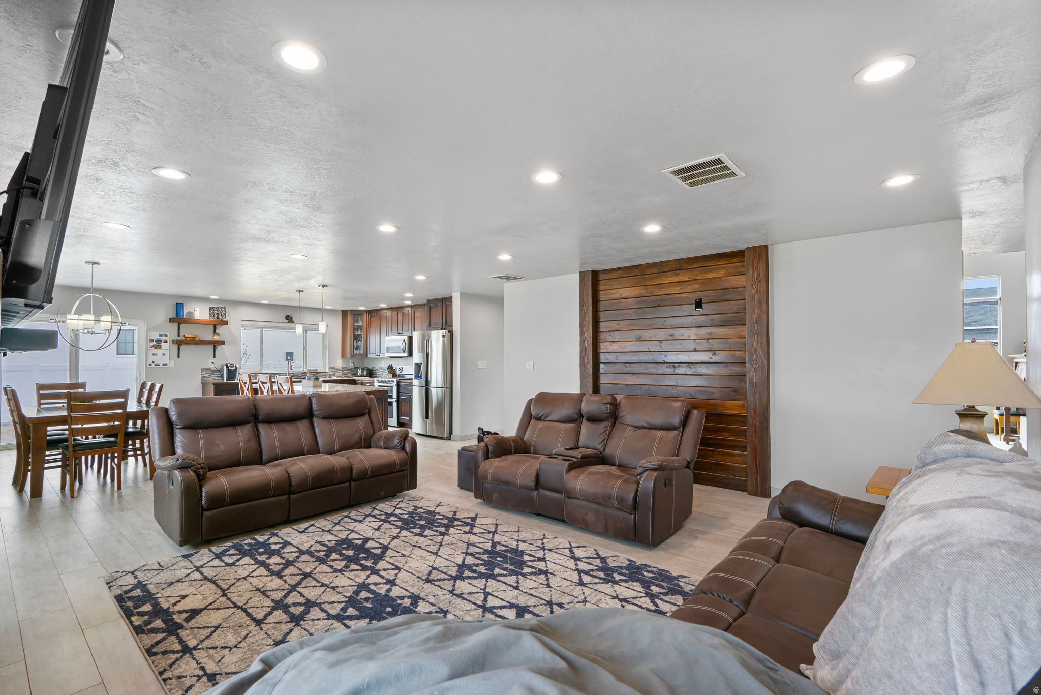 NORTH MEADOW - Residential
