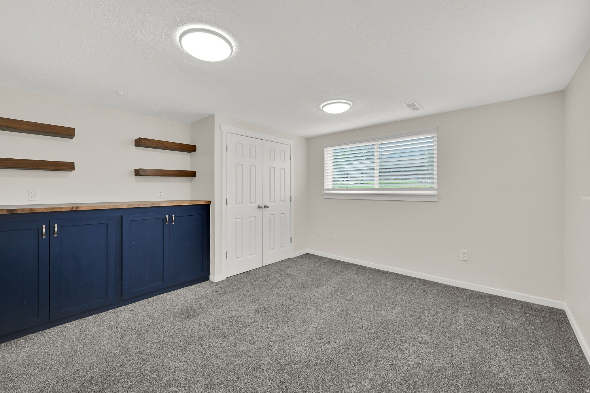 MOUNT LOMOND EST. #2 - Residential
