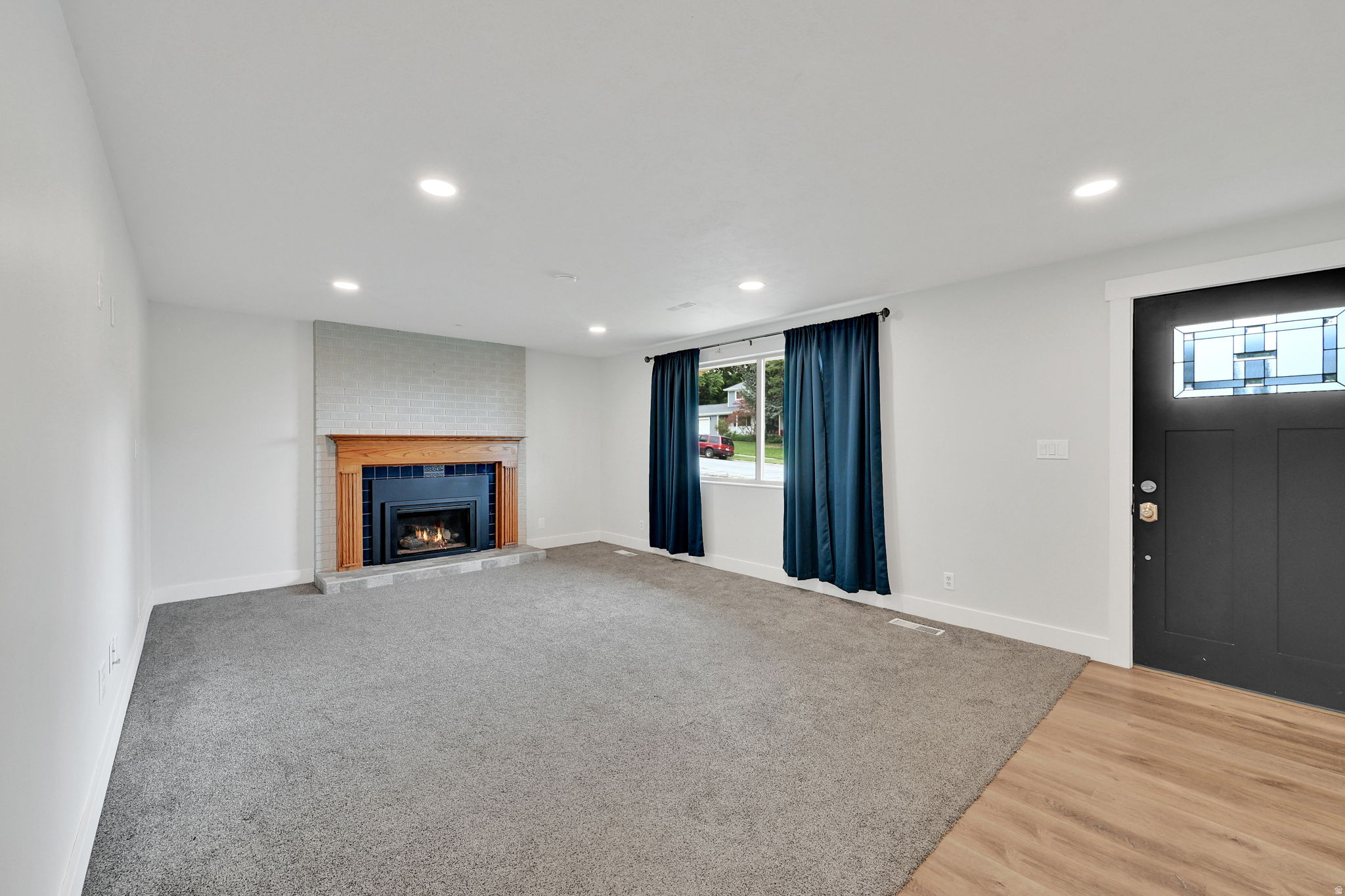 MOUNT LOMOND EST. #2 - Residential