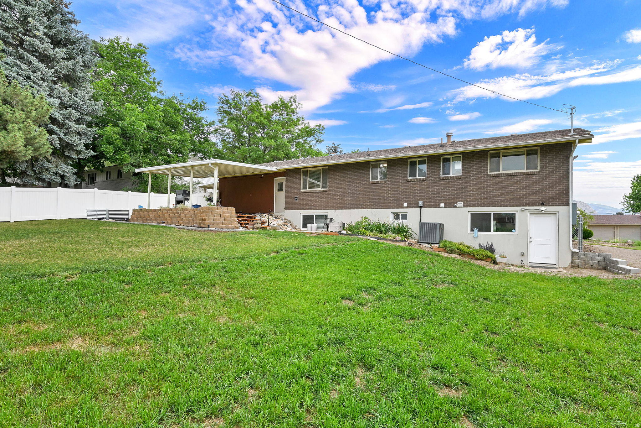 MOUNT LOMOND EST. #2 - Residential