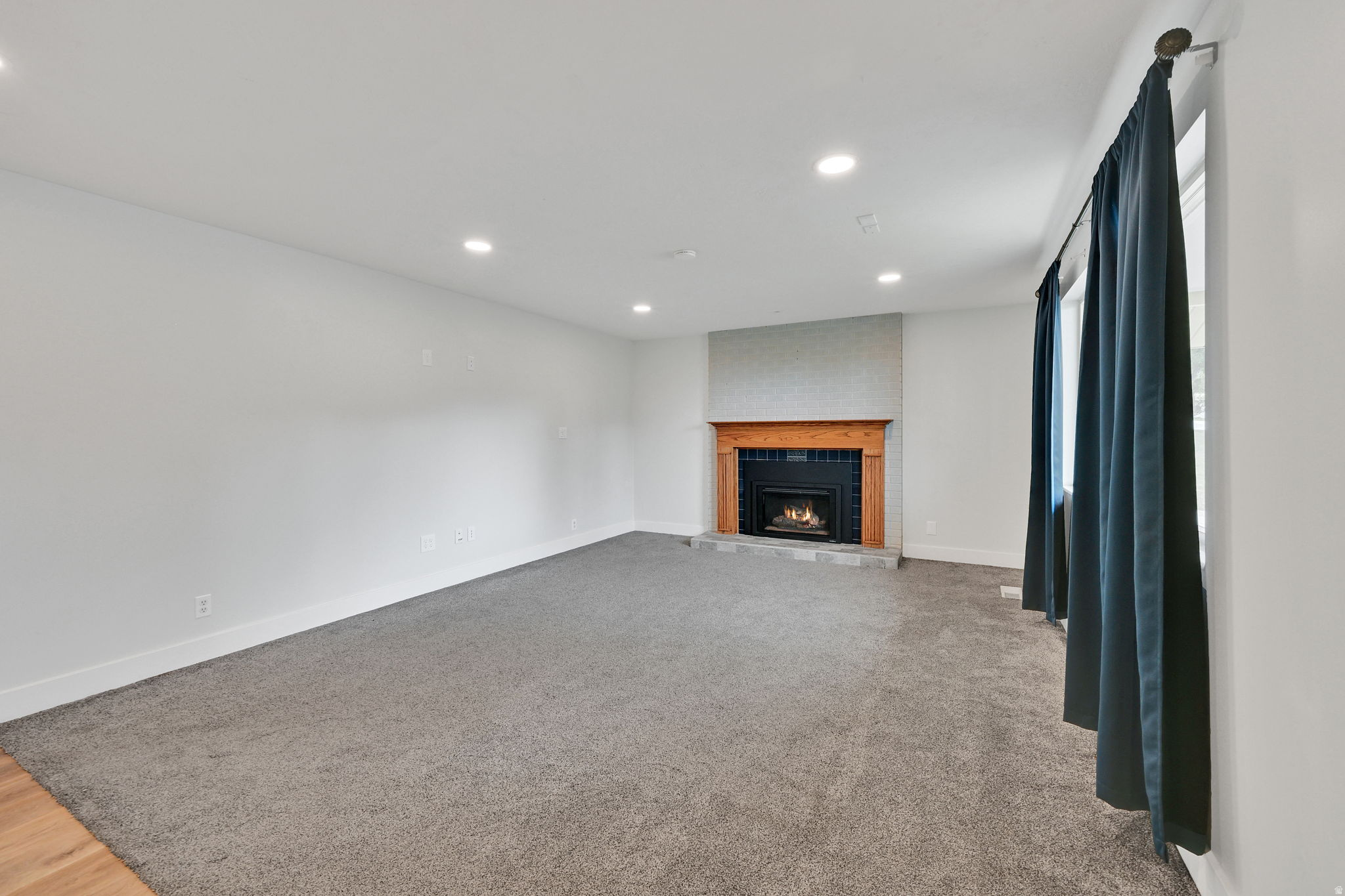 MOUNT LOMOND EST. #2 - Residential