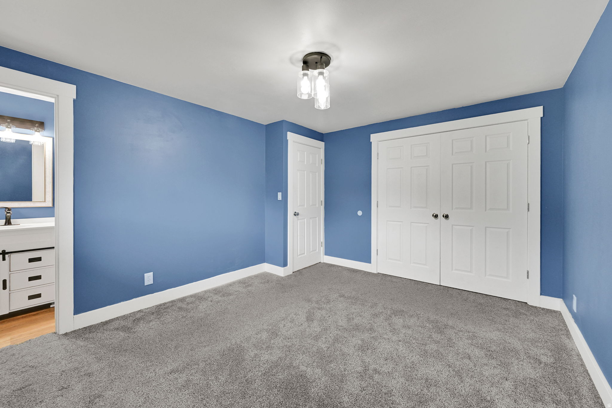 MOUNT LOMOND EST. #2 - Residential