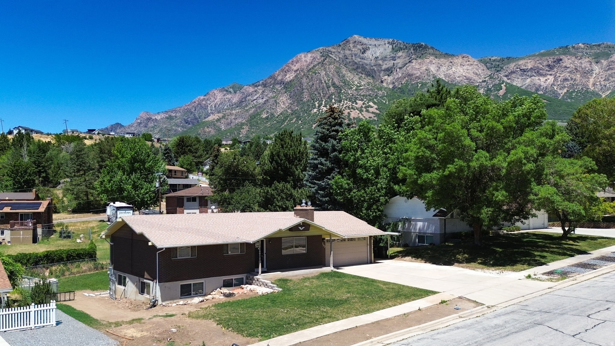 MOUNT LOMOND EST. #2 - Residential