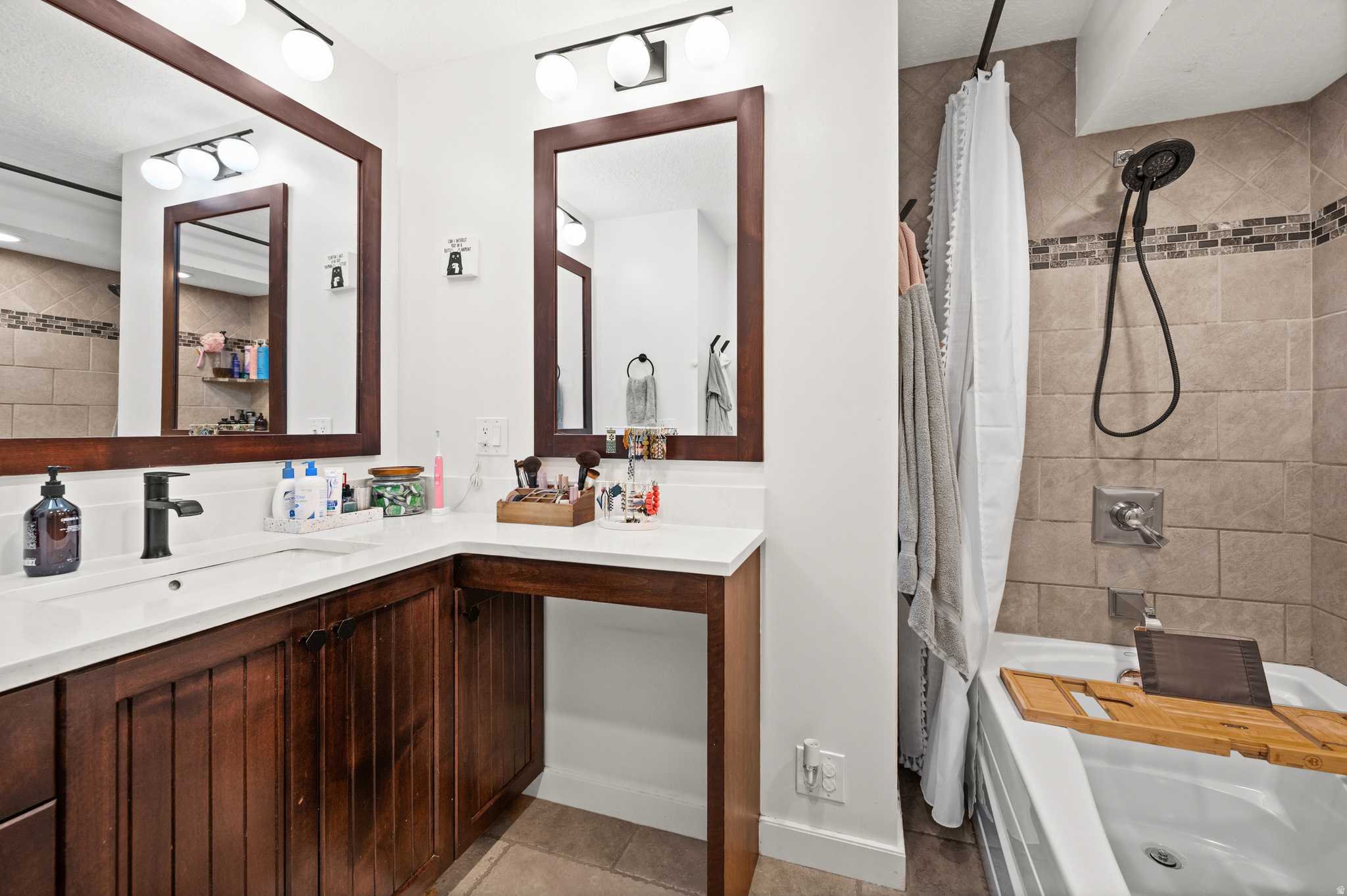 VALLEY WEST - Residential