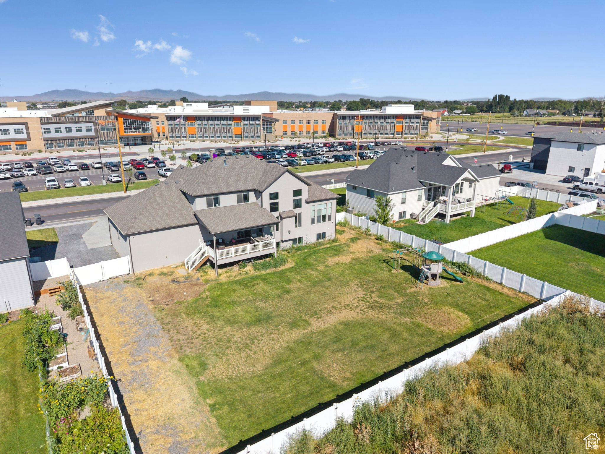 SUNSET EQUESTRIAN CL - Residential
