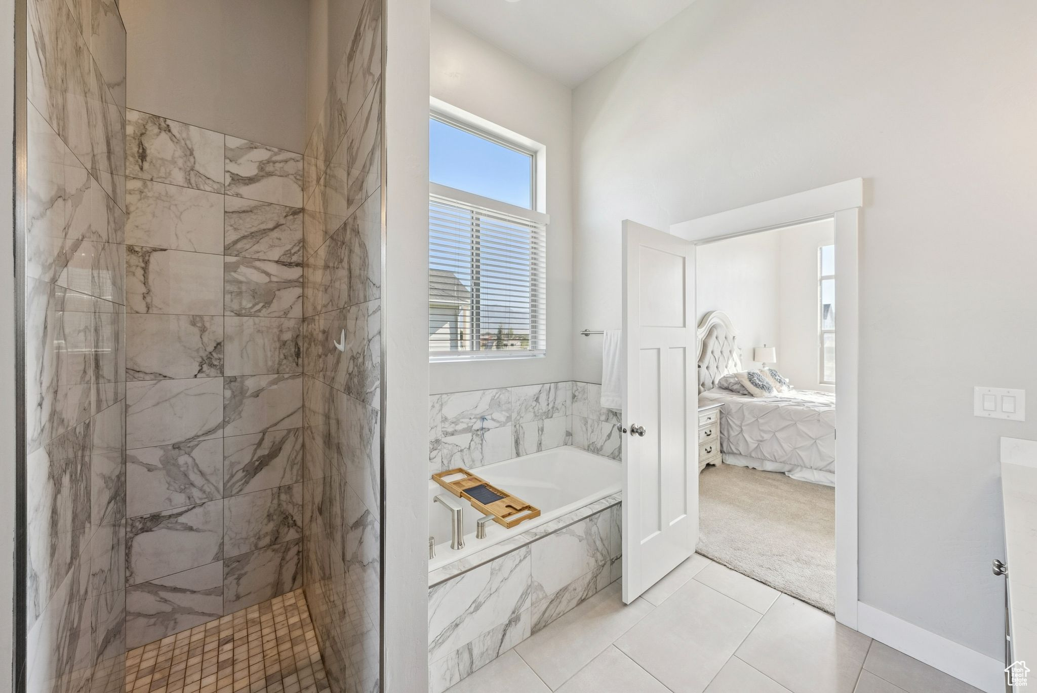SUNSET EQUESTRIAN CL - Residential