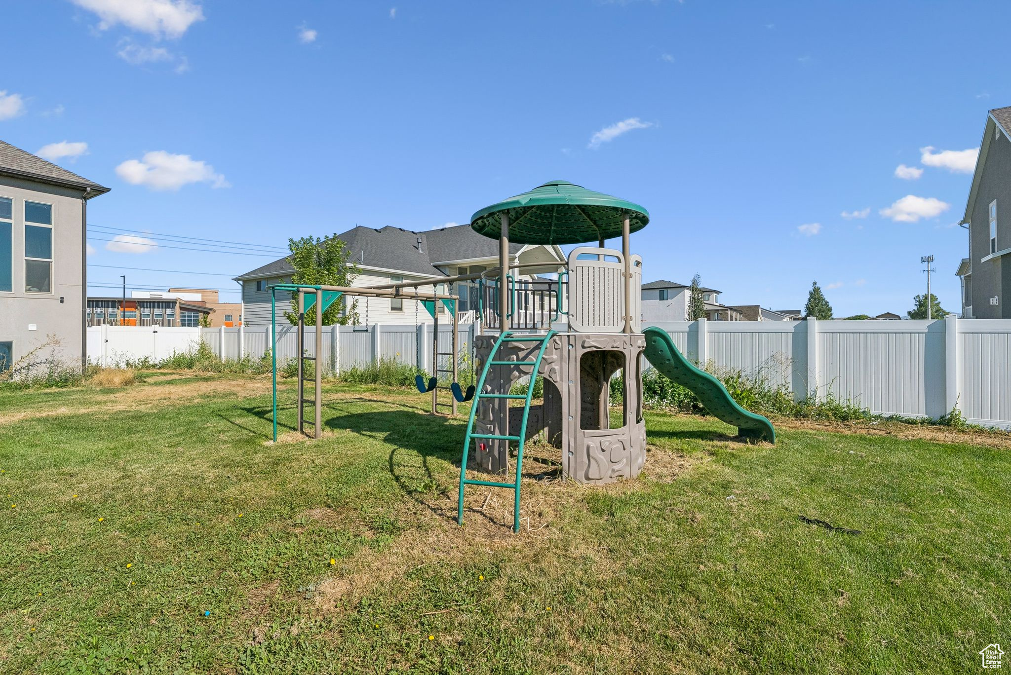 SUNSET EQUESTRIAN CL - Residential