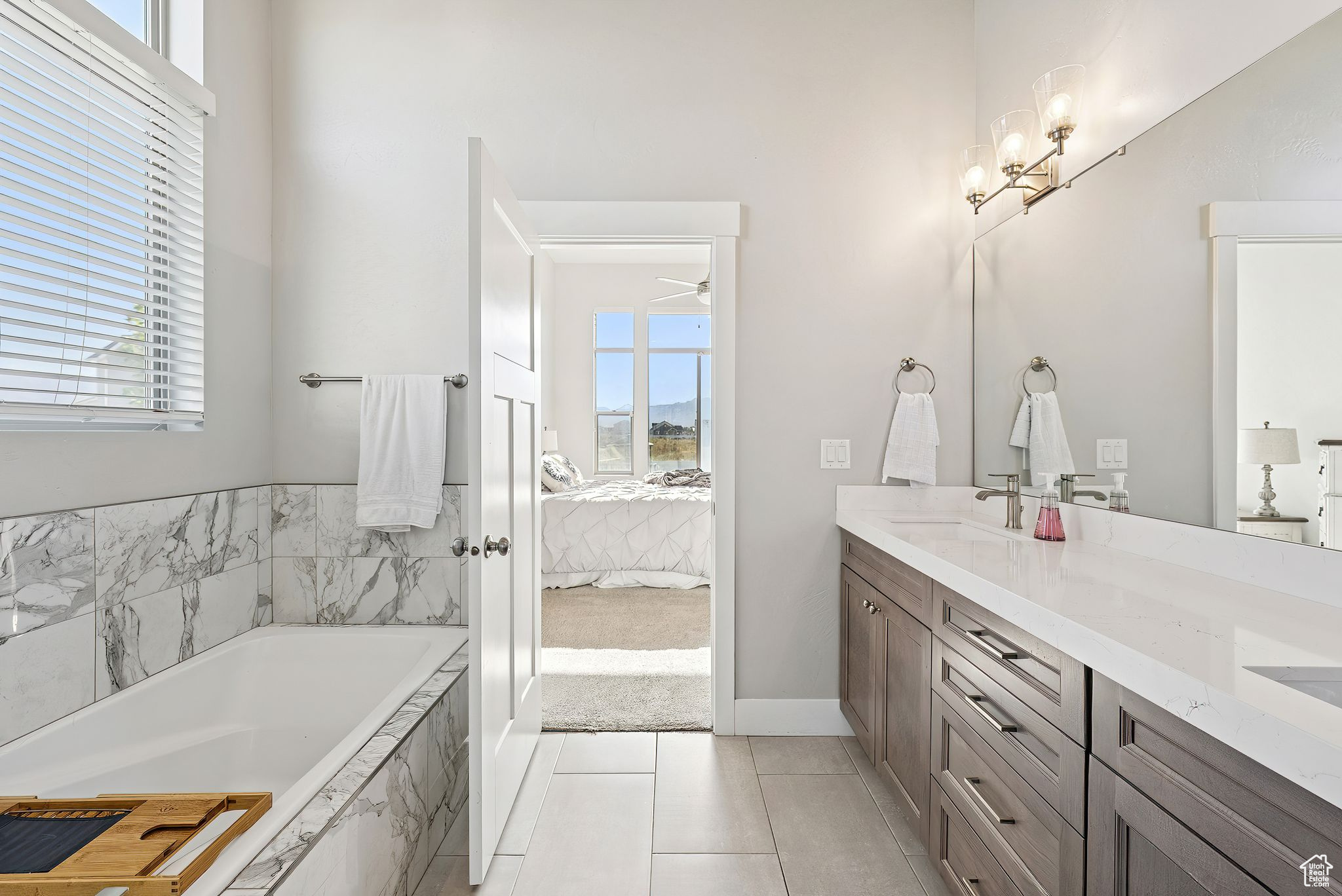 SUNSET EQUESTRIAN CL - Residential
