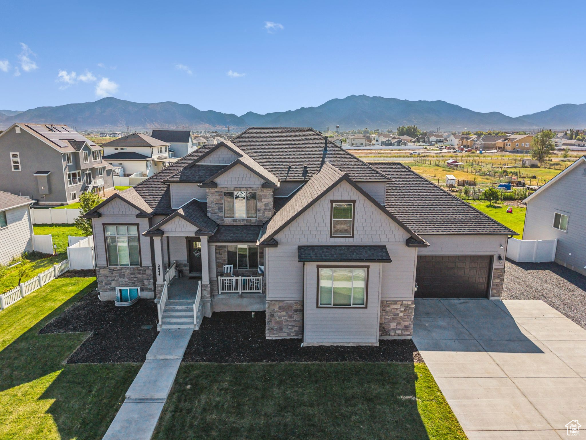 SUNSET EQUESTRIAN CL - Residential
