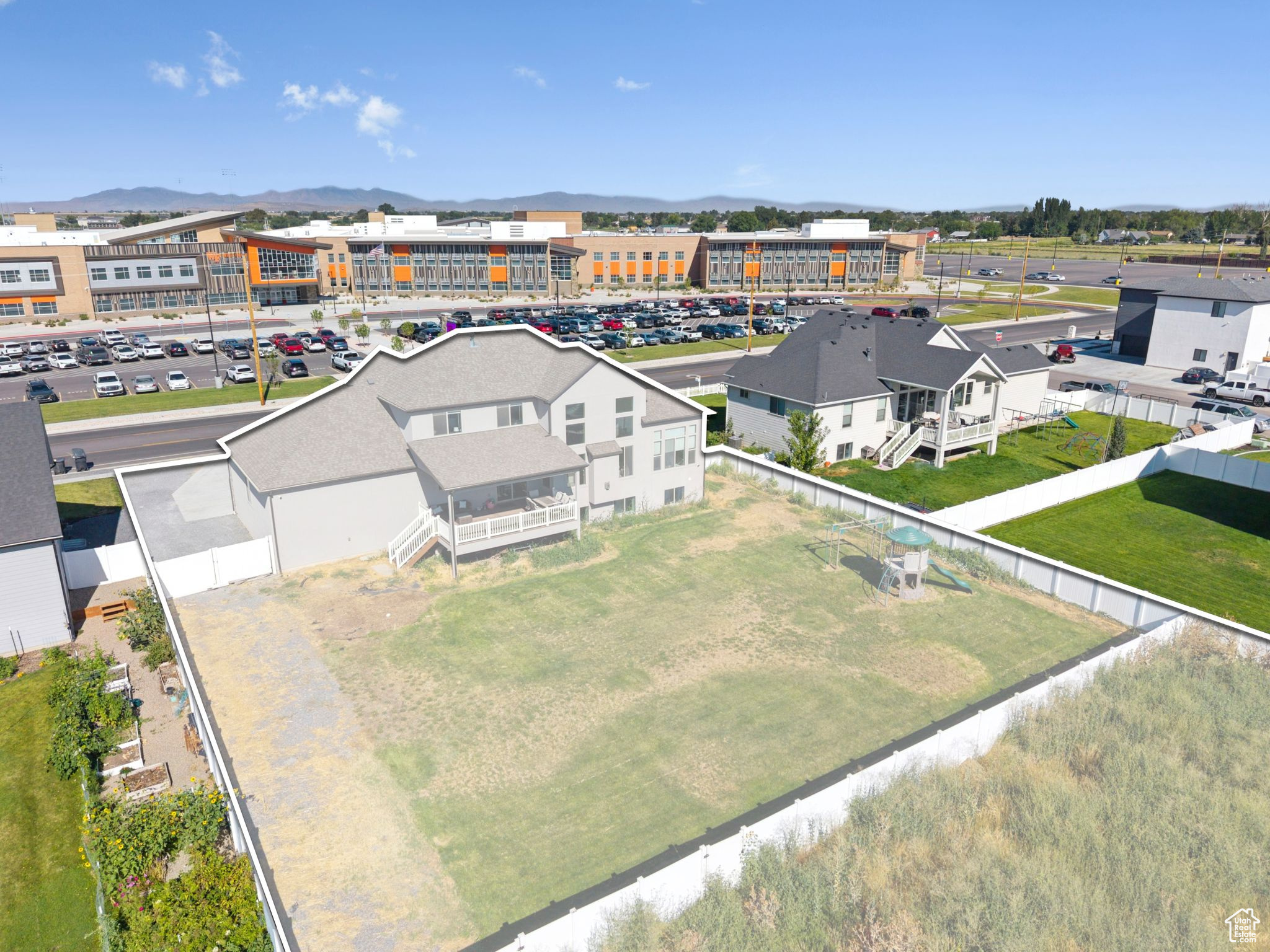 SUNSET EQUESTRIAN CL - Residential