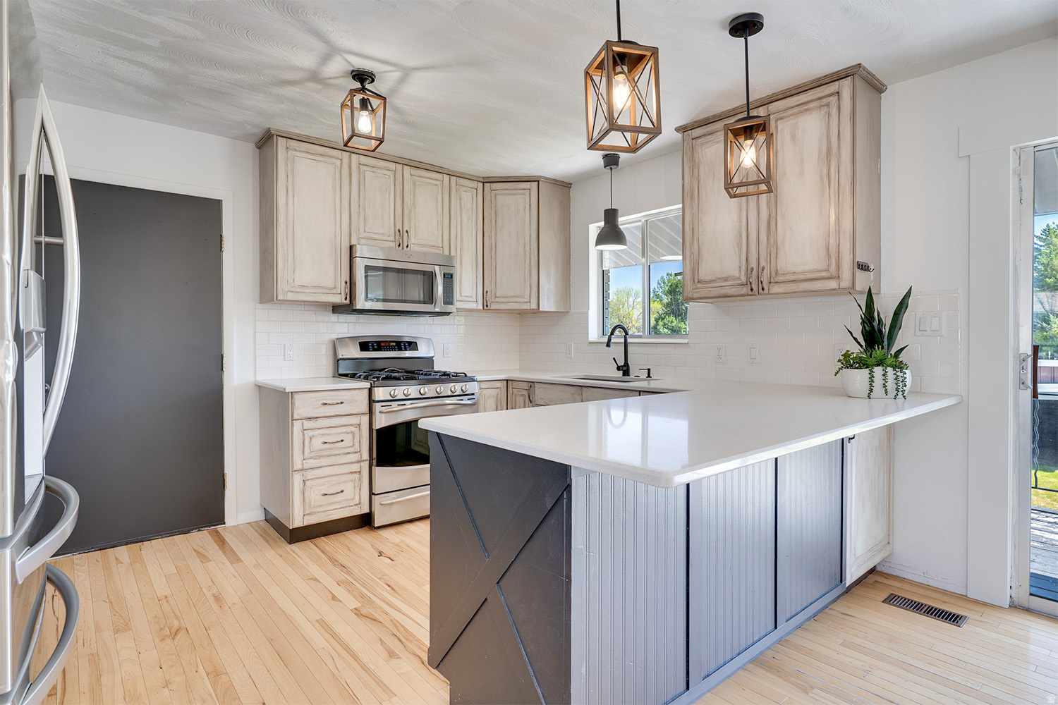 MIDWAY LANE - Residential