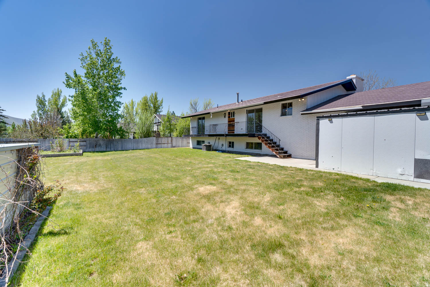 MIDWAY LANE - Residential