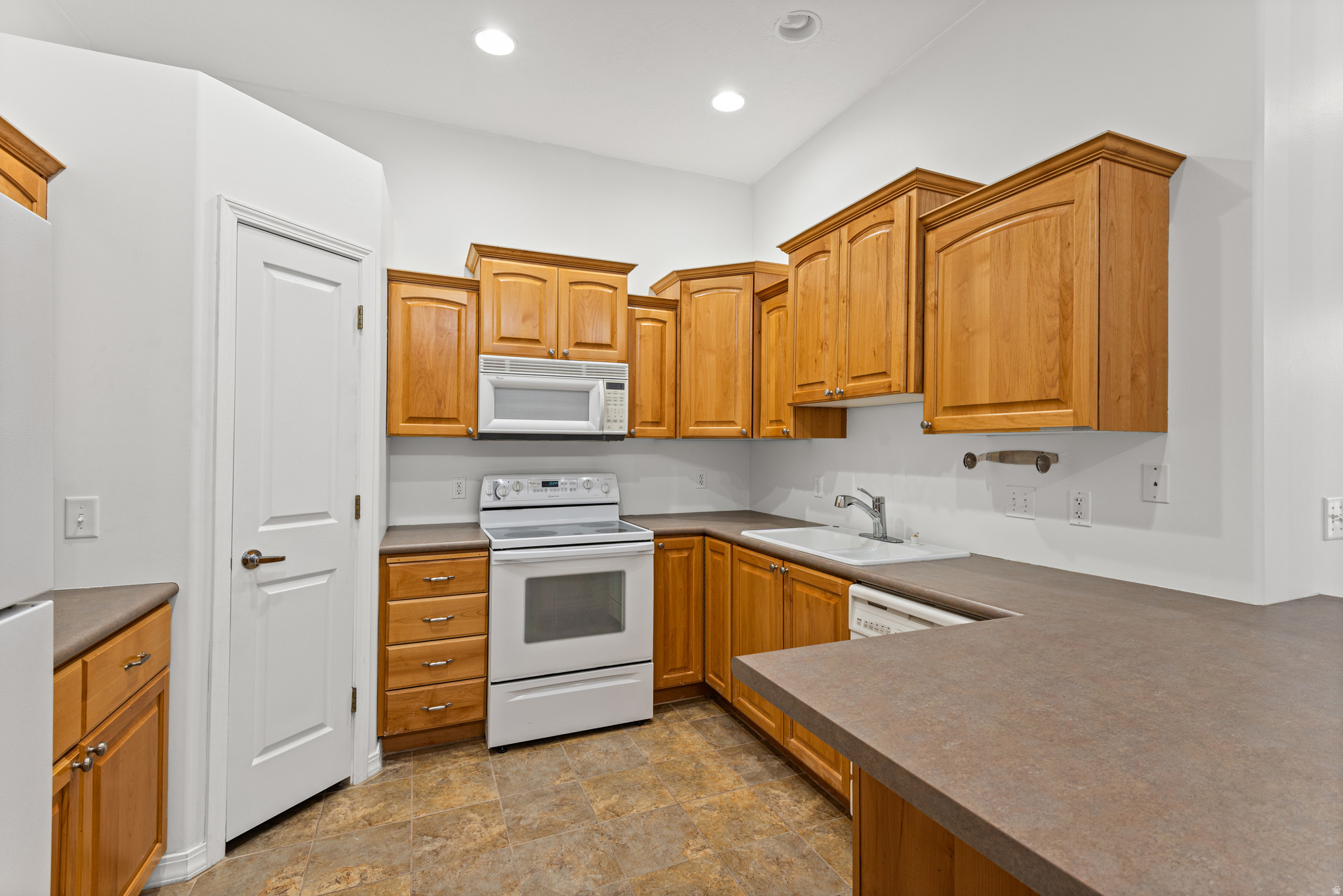 LAKEWOODS CONDO - Residential