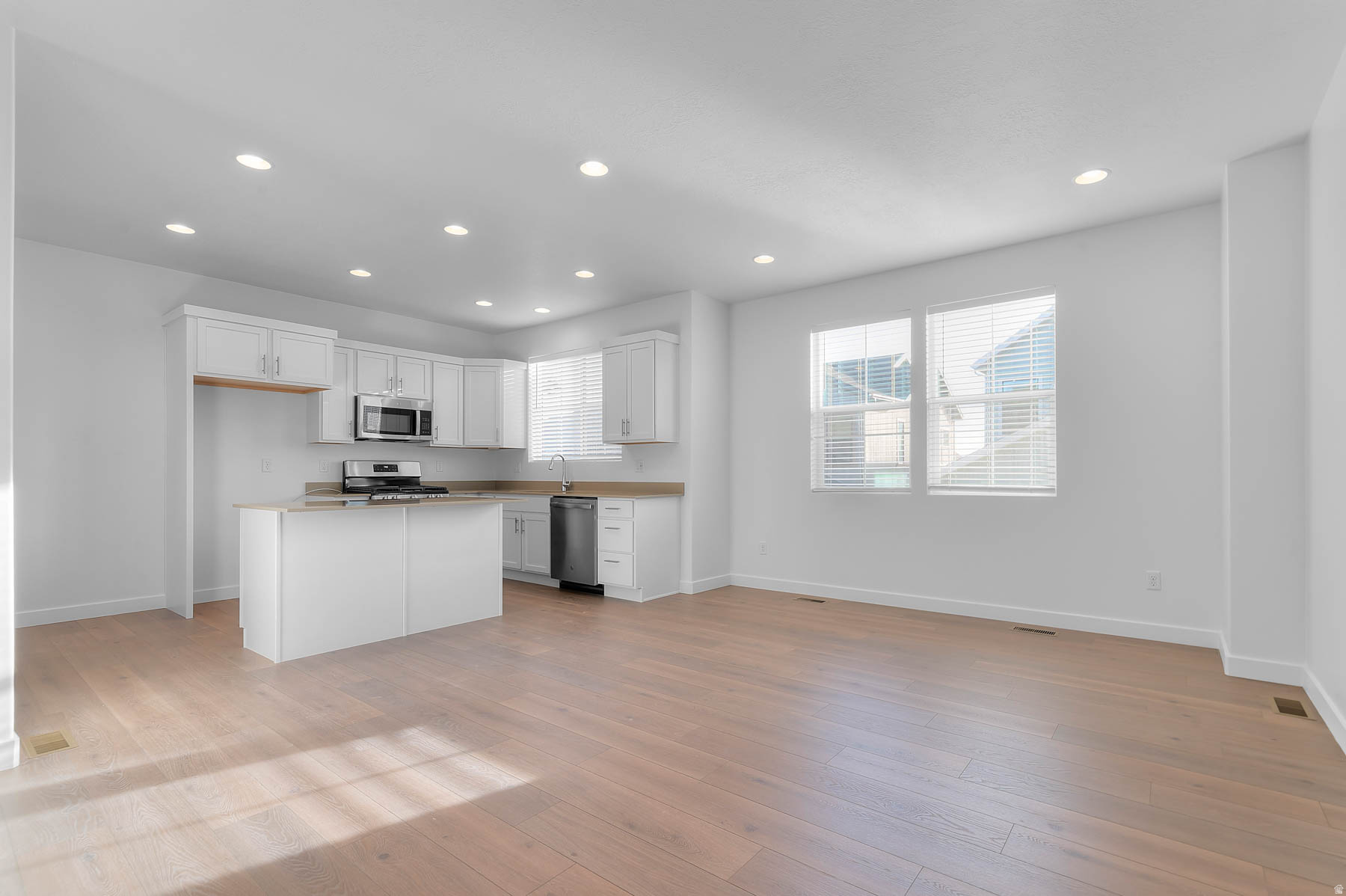 TERRAINE TOWNS 165 - Residential