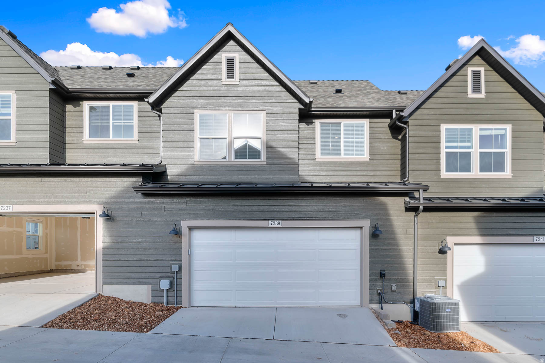TERRAINE TOWNS 165 - Residential