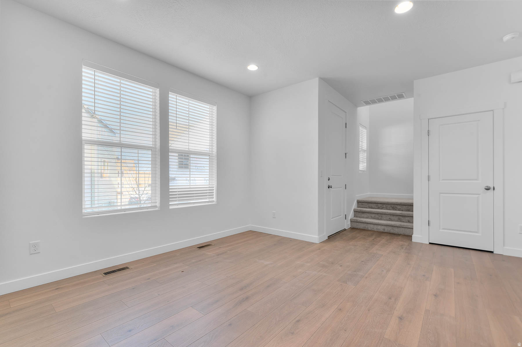 TERRAINE TOWNS 165 - Residential