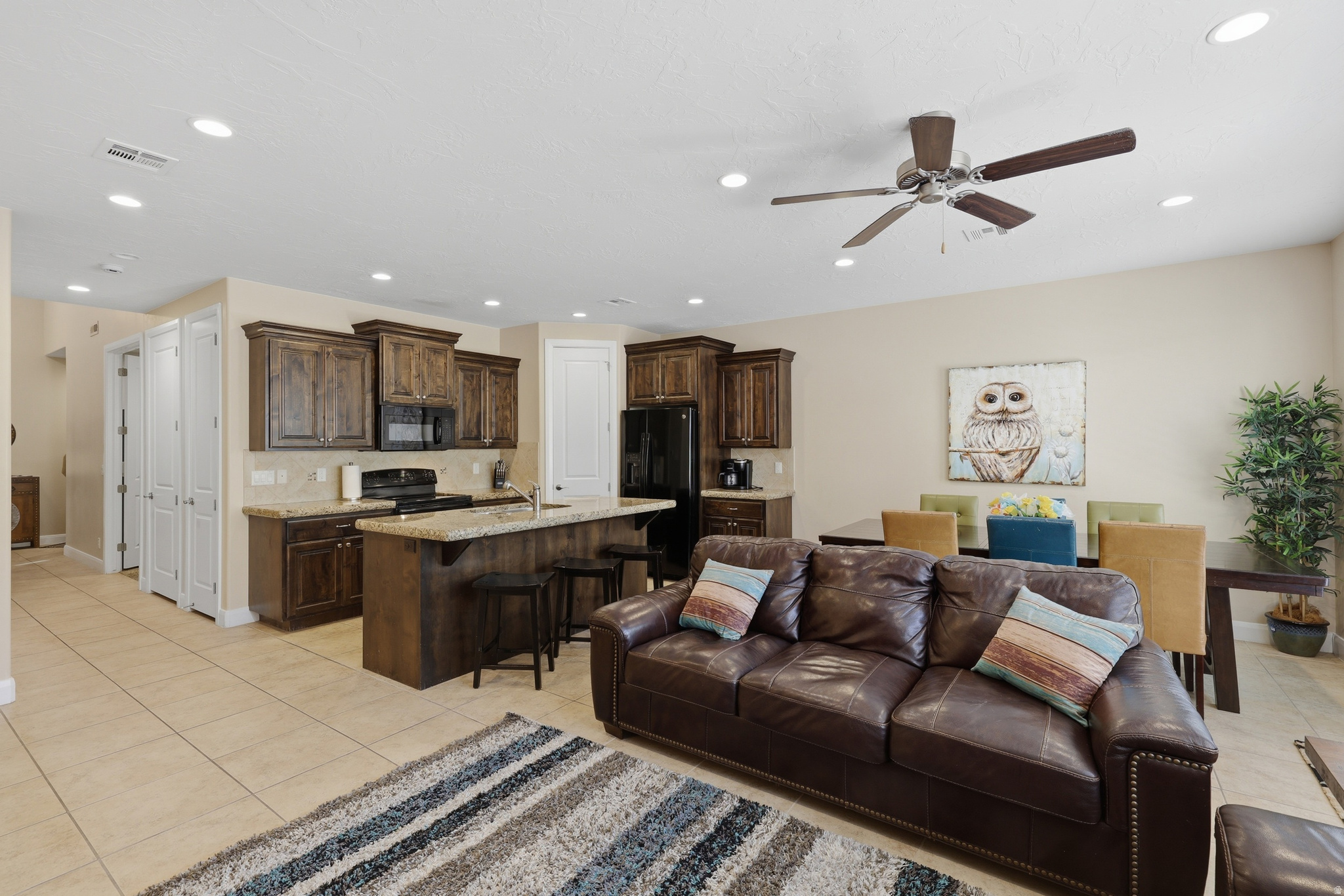 CORAL RIDGE TOWNHOMES PH 3-A - Residential