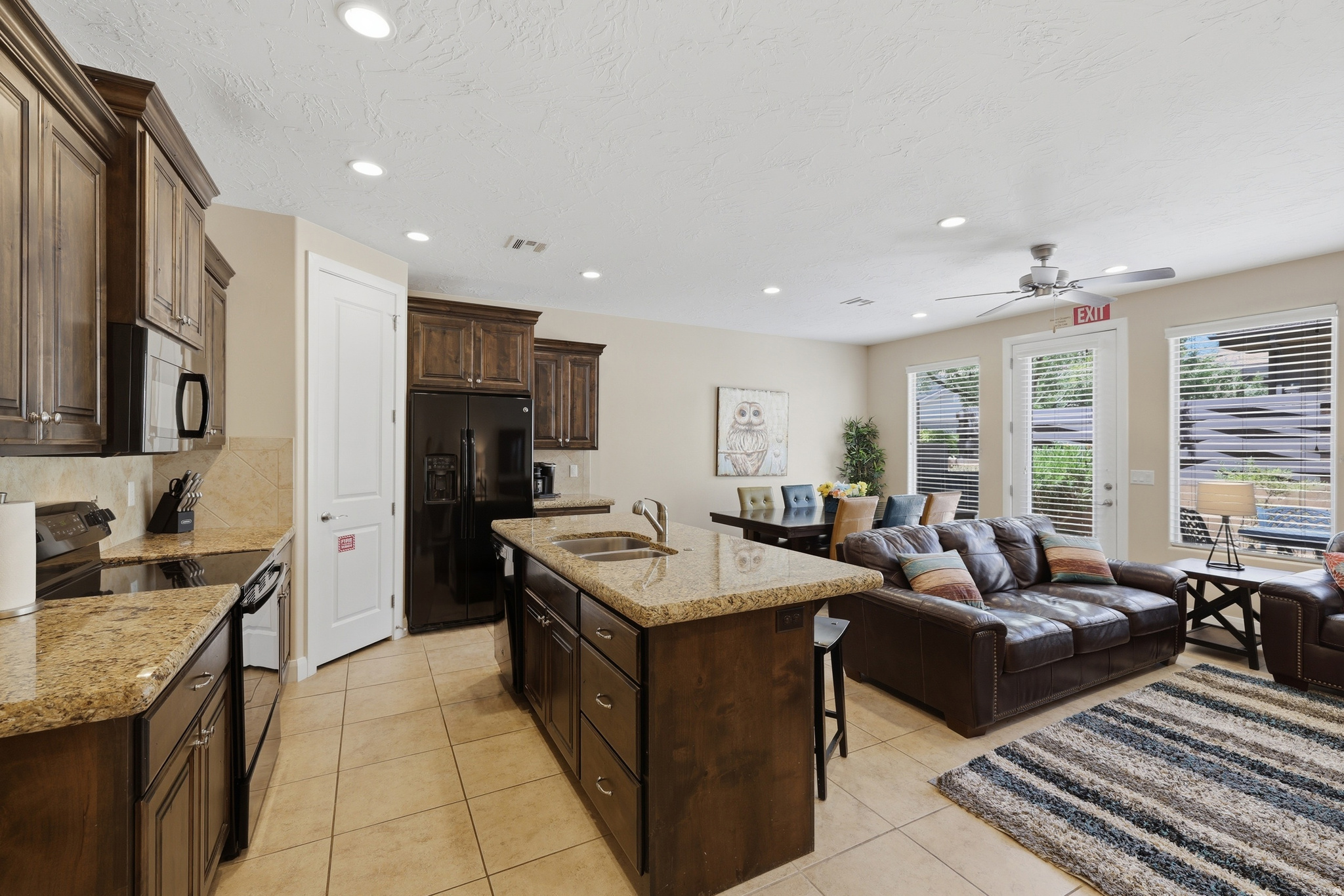 CORAL RIDGE TOWNHOMES PH 3-A - Residential