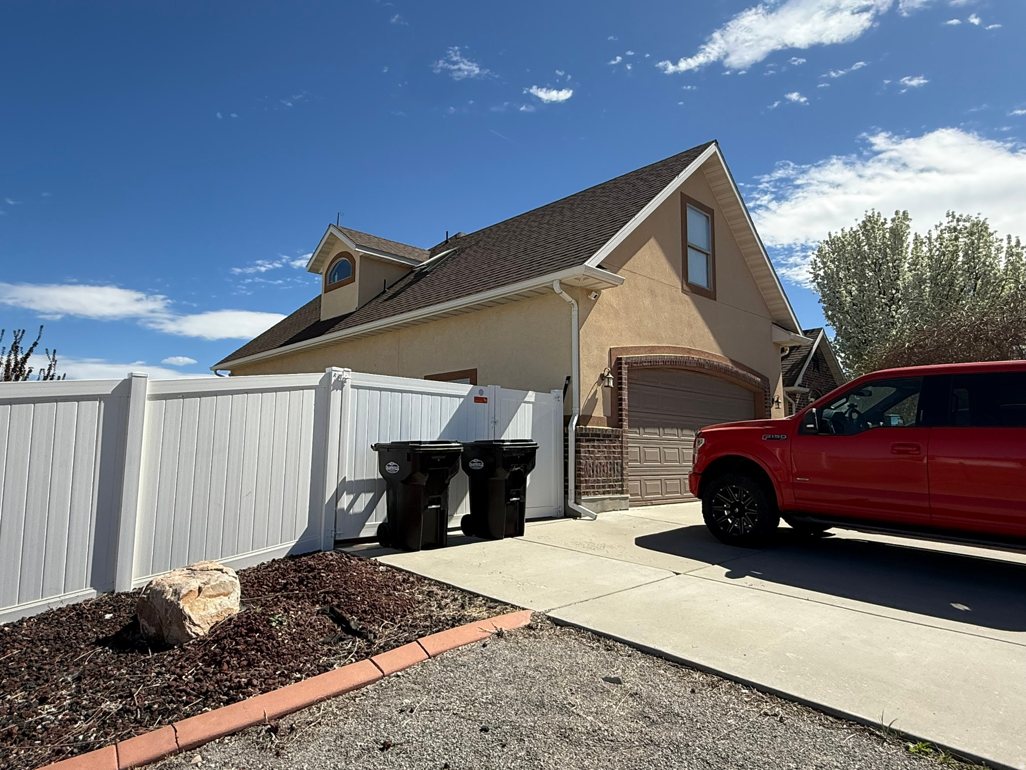 BLAKE MOUNTAIN VIEW - Residential