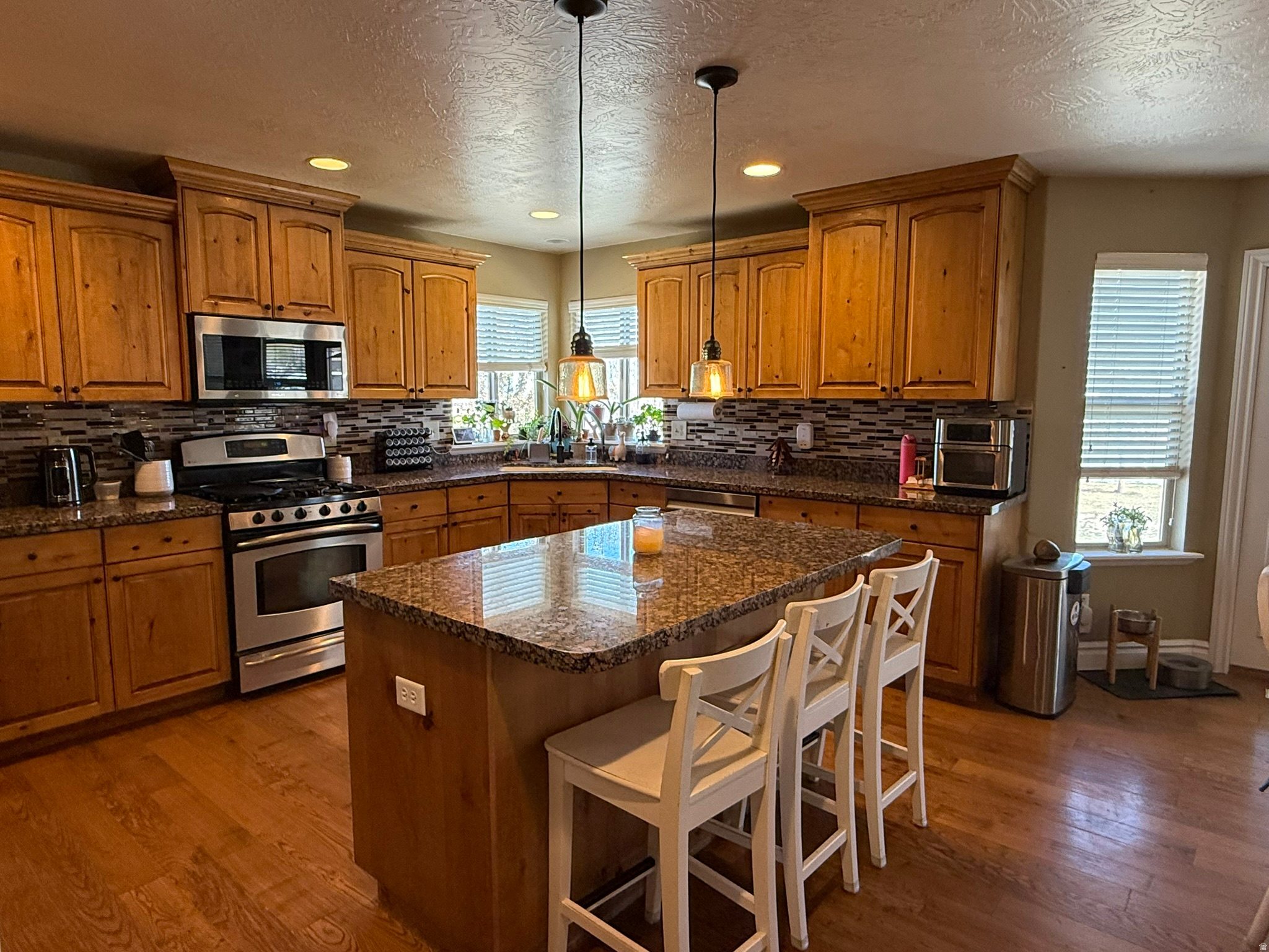 BLAKE MOUNTAIN VIEW - Residential