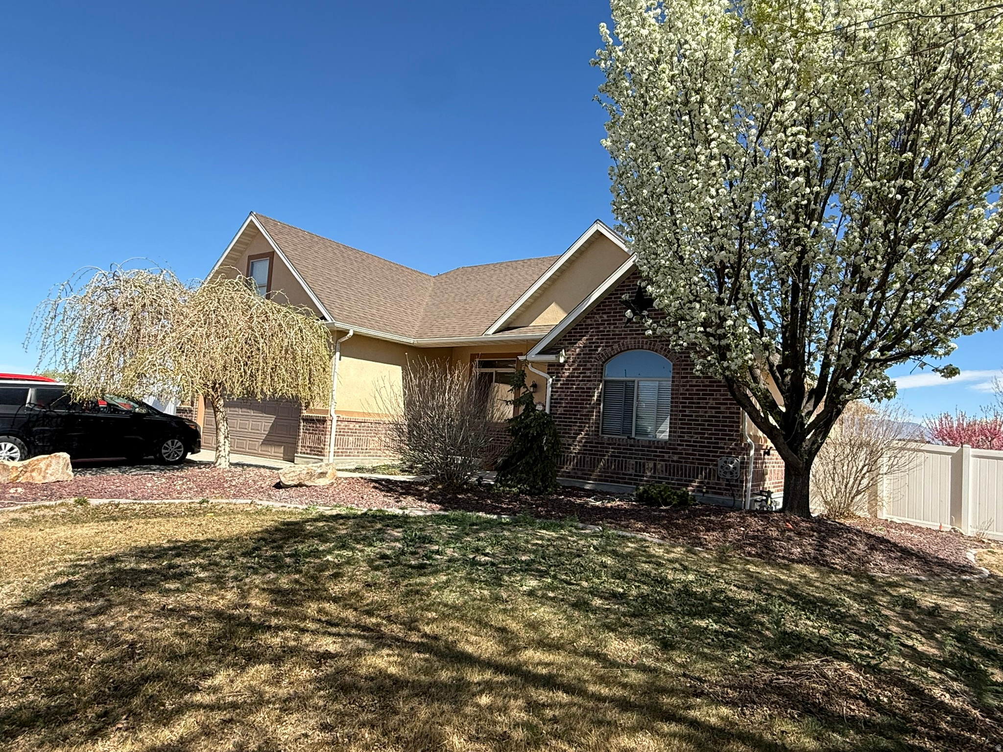 BLAKE MOUNTAIN VIEW - Residential