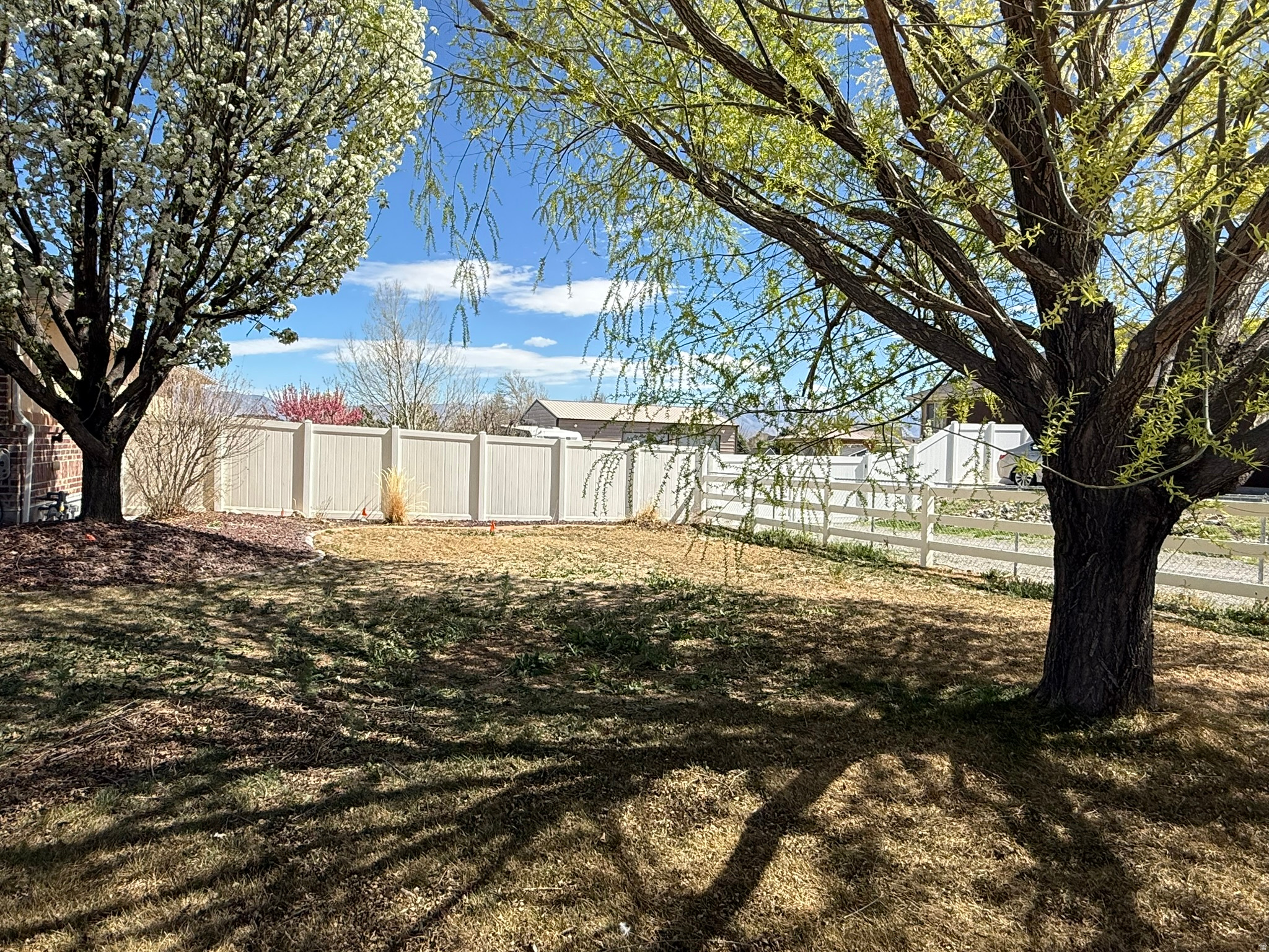 BLAKE MOUNTAIN VIEW - Residential