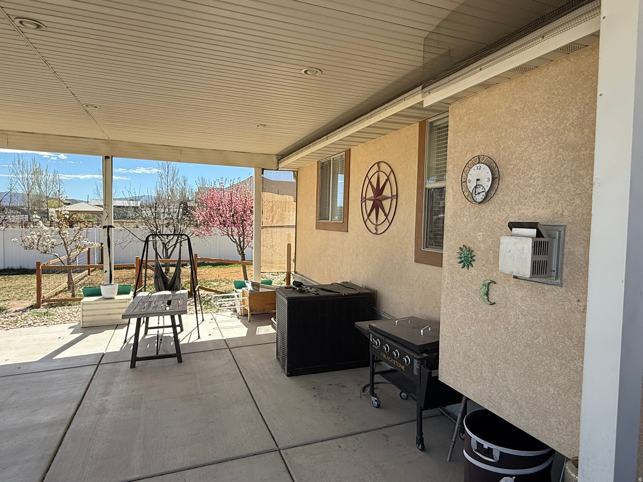 BLAKE MOUNTAIN VIEW - Residential