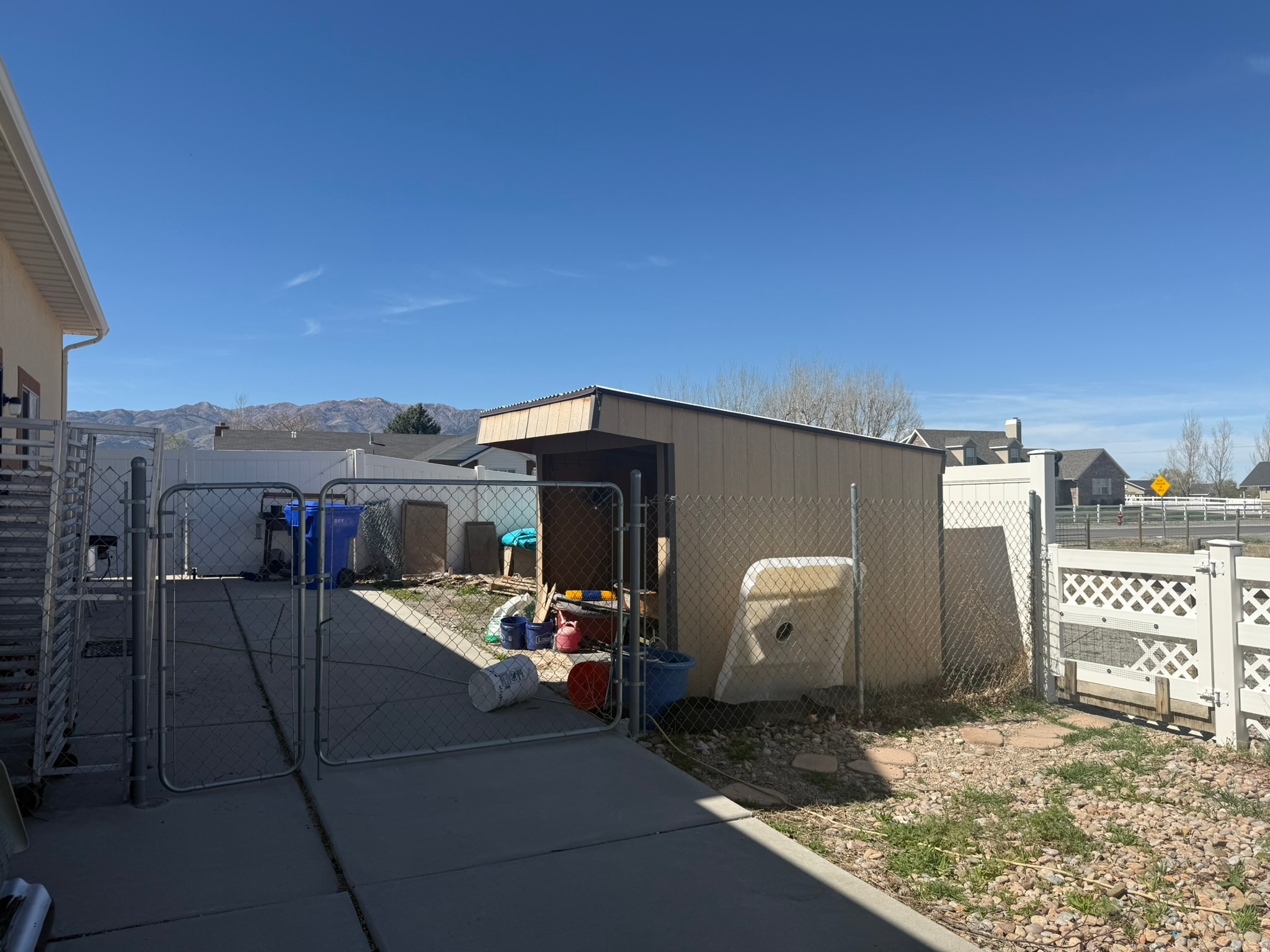 BLAKE MOUNTAIN VIEW - Residential