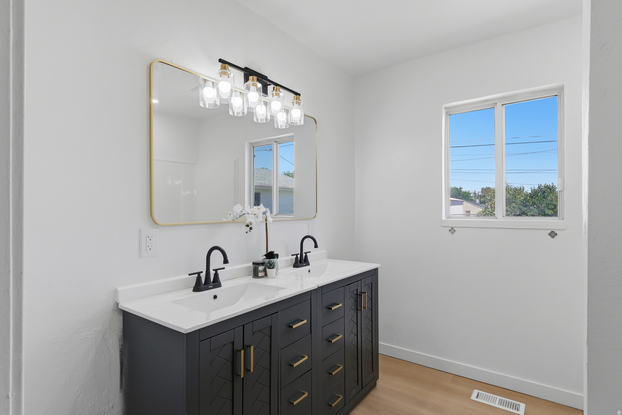 KEARNS TOWNSITE - Residential