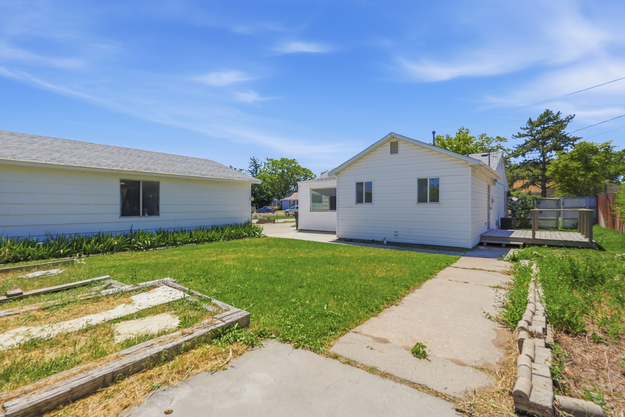 KEARNS TOWNSITE - Residential