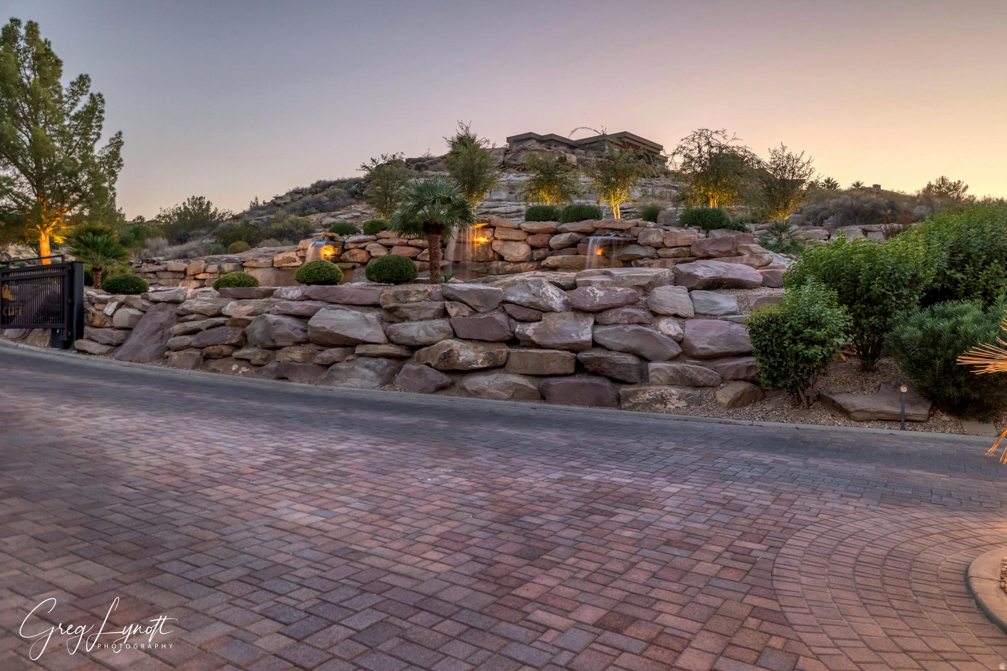 STONE CLIFF - Land