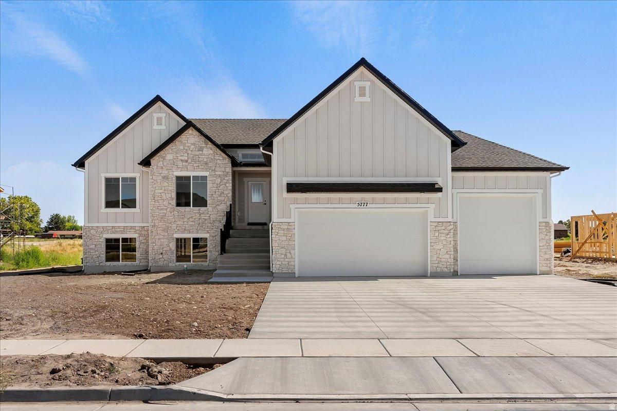 Build a new house using rental income to qualify for a loan. Streamlined process to own a rental. There will be no shared space for privacy, and you can use rental fees to offset your monthly payment. Beautiful house that will still look like a single family home. Main house has 4 beds and 2 baths and the apartment has 3 beds 1 bath. Call for details and to get the process started. Photos are of similar homes, house is not built yet.