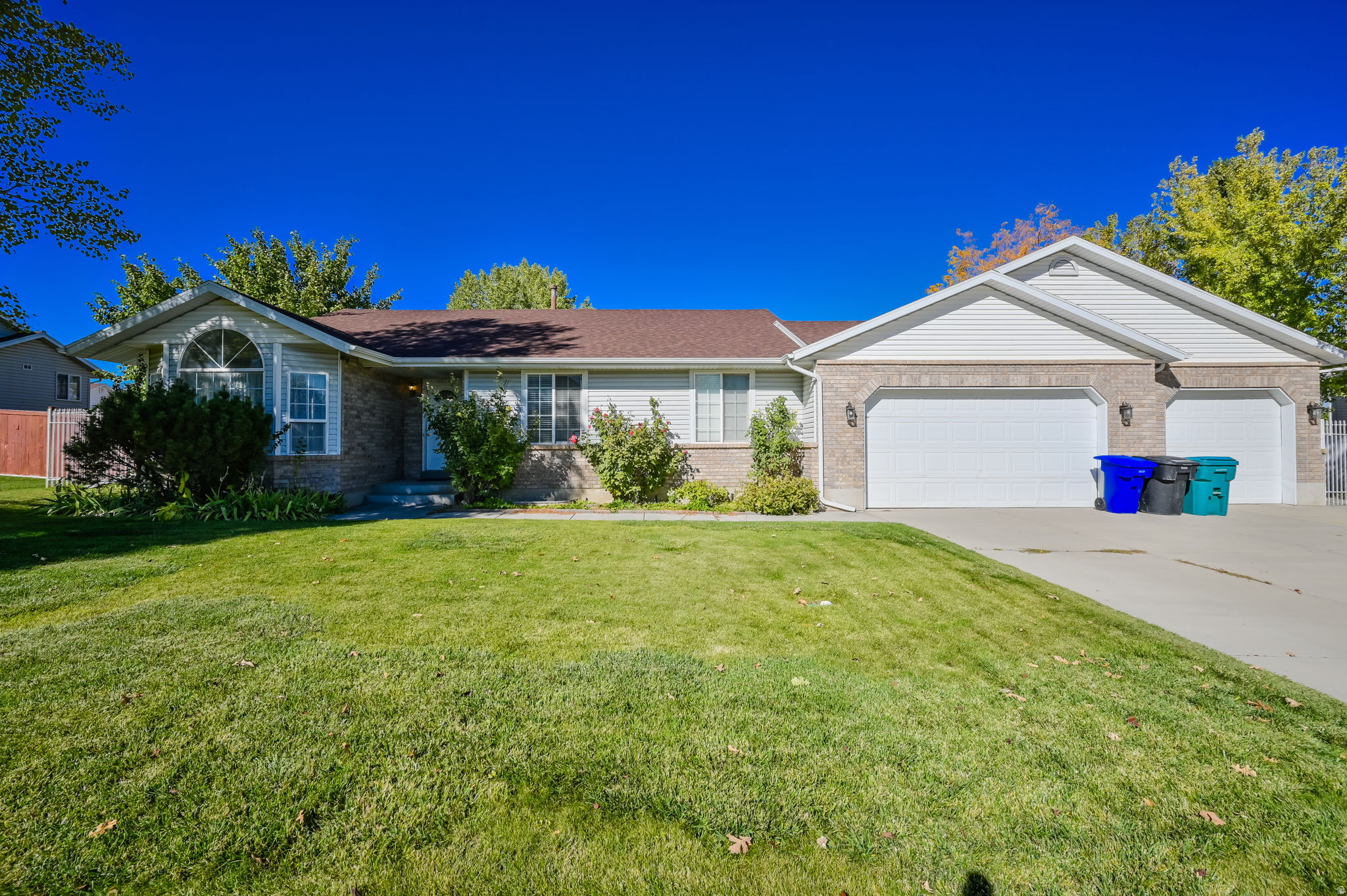 **THIS RENTAL IS ONLY FOR THE BASEMENT ONLY, AVAILABLE JUNE 29TH** This single family home is located in a quiet neighborhood in West Jordan. Kitchen features tons of storage and counter space, breakfast bar, and semi formal dining area. The kitchen opens up to a large family room making it a perfect spot for entertaining. One bedroom and one bathroom. One car garage with one driveway parking spot. Fully-fenced flat backyard. All utilities (excluding internet, cable, and snow removal) to be included in the rent. Pets are accepted on a case by case basis. If accepted, $75 per pet/monthly plus a $750 per pet deposit that is fully refundable. For additional requirements, please visit: https://actionteamutah.com/requirements-for-renters