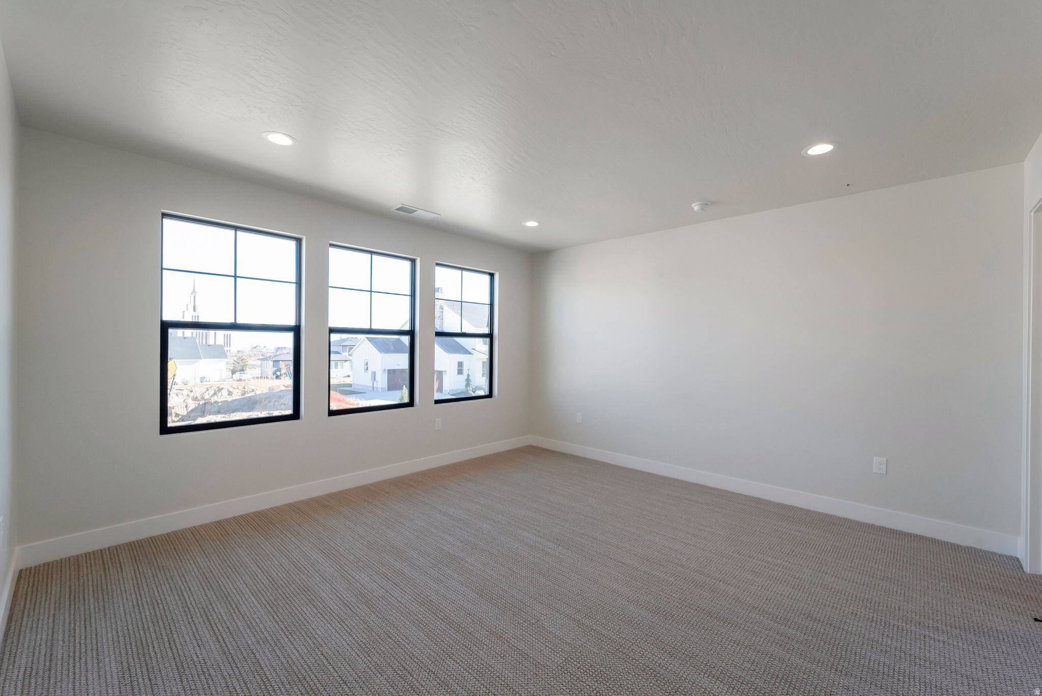 BEACON POINTE - Residential